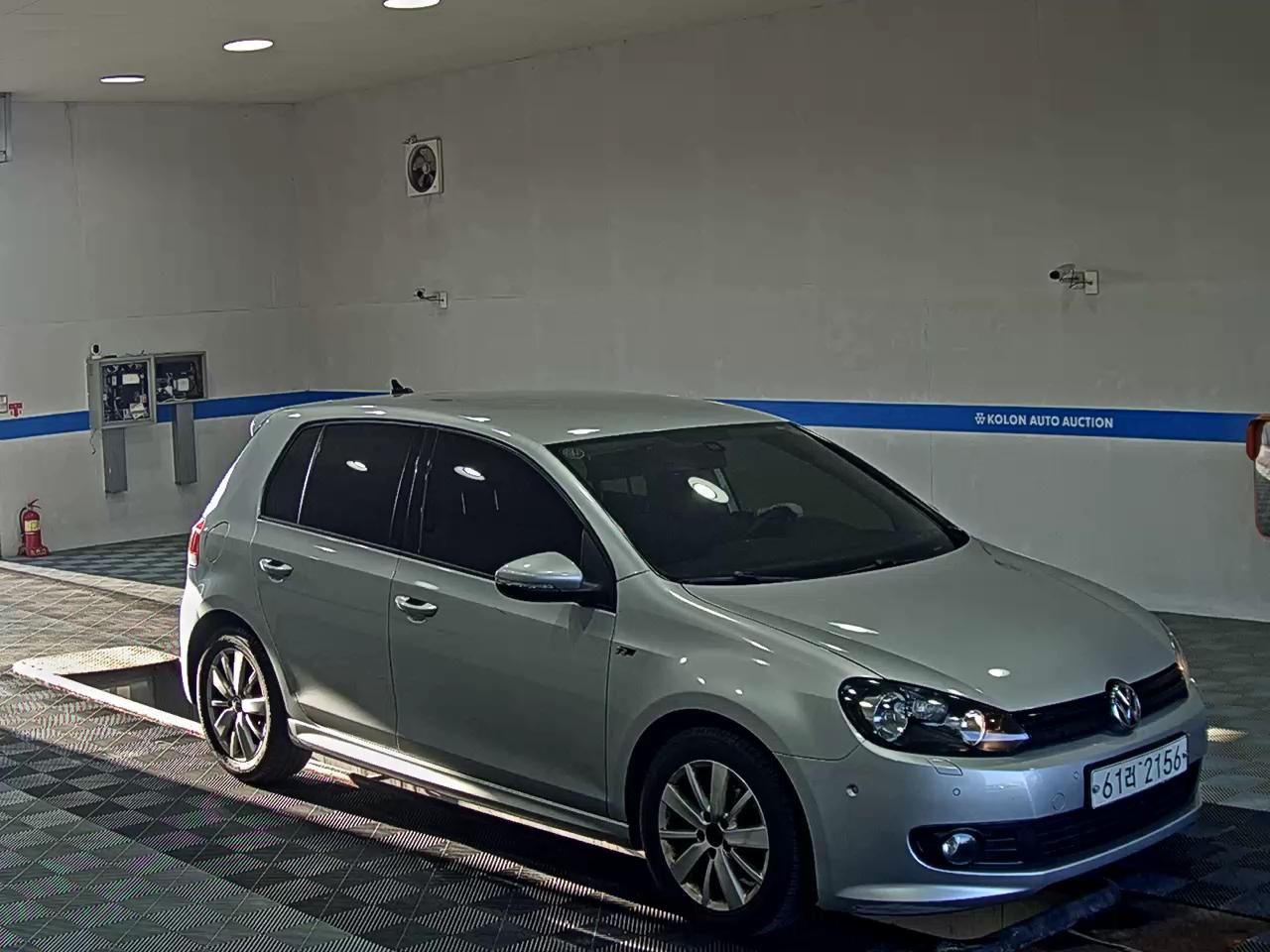 VOLKSWAGEN GOLF (6TH GEN) 1.6 TDI BLUEMOTION STYLE EDITION 2013 - zdjęcie 3