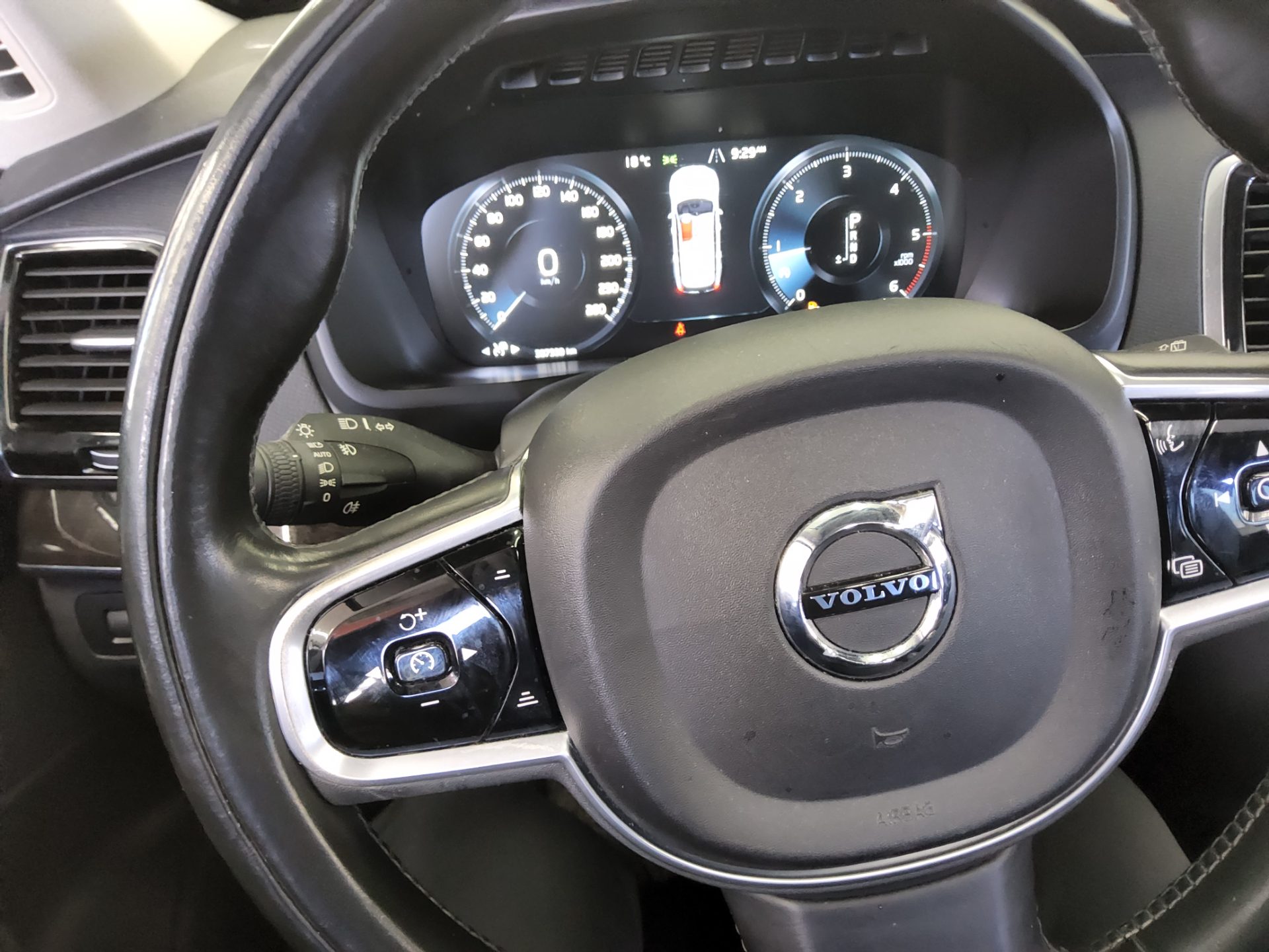 VOLVO XC90 (2ND GEN) D5 AWD MOMENTUM 2017 - zdjęcie 17