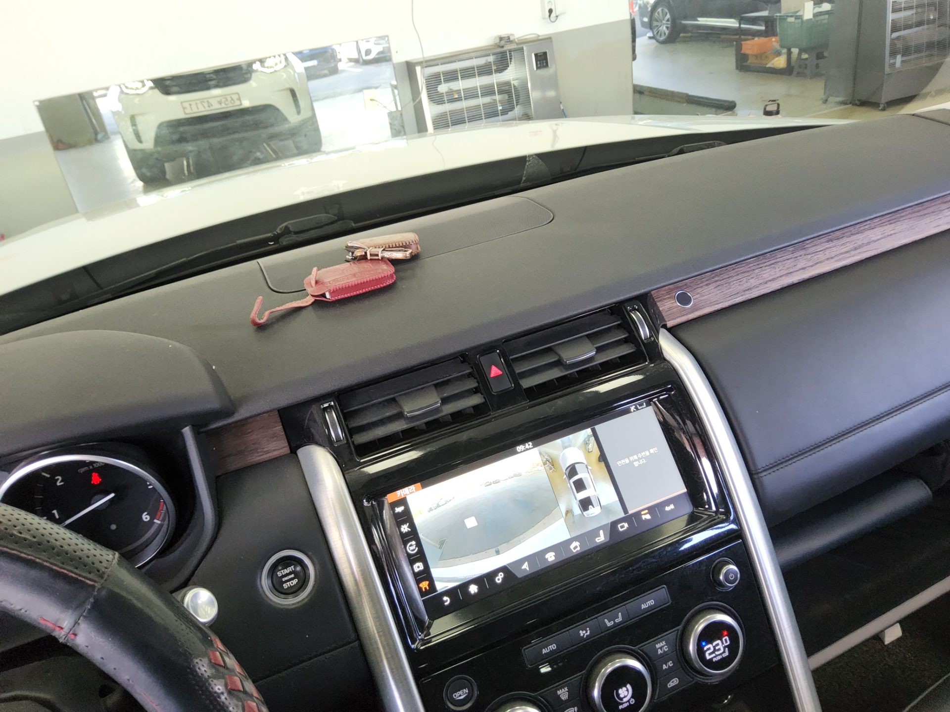 LAND ROVER DISCOVERY 5 3.0 TD6 HSE LUXURY 2017 - zdjęcie 17