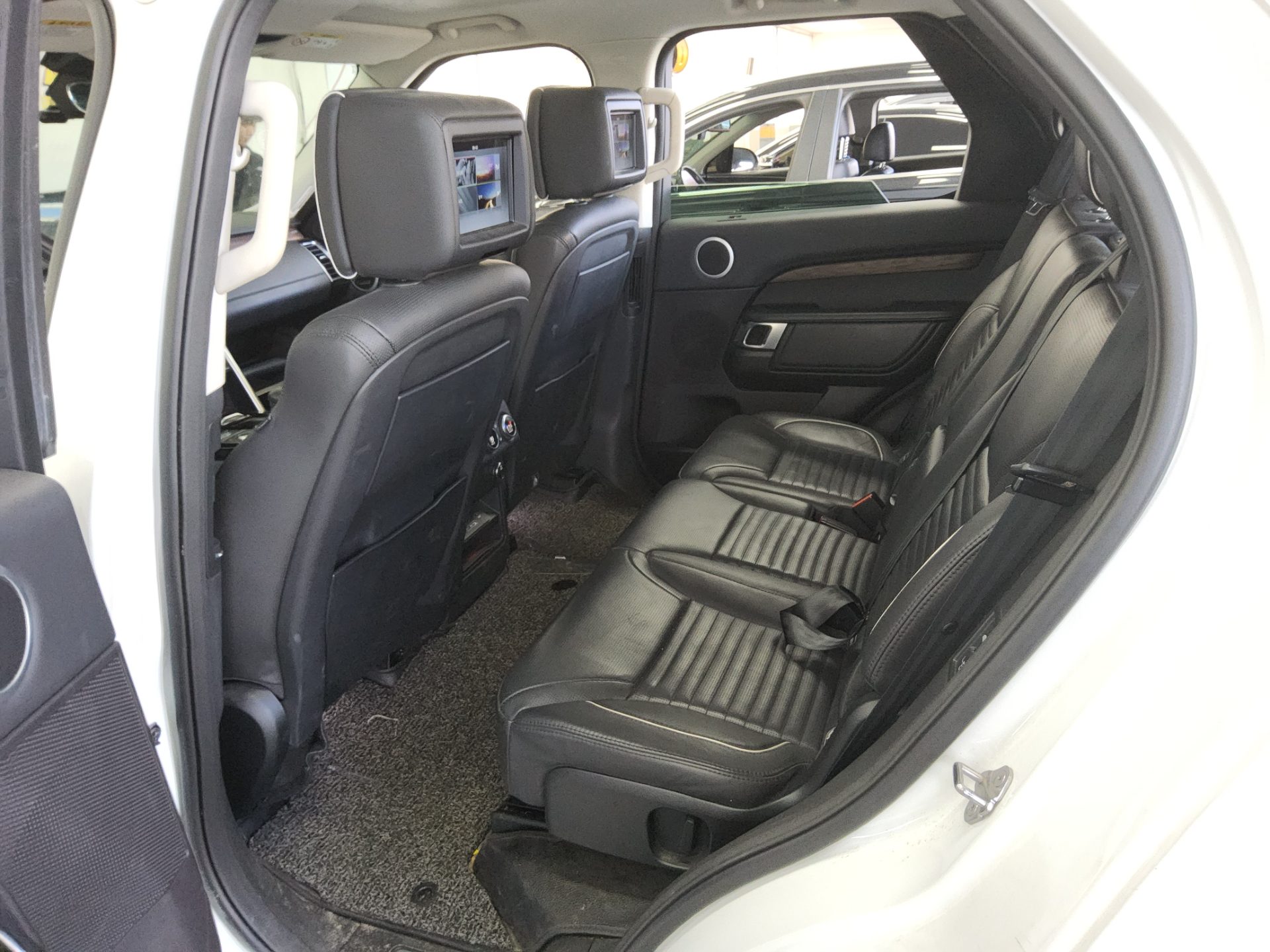 LAND ROVER DISCOVERY 5 3.0 TD6 HSE LUXURY 2017 - zdjęcie 12