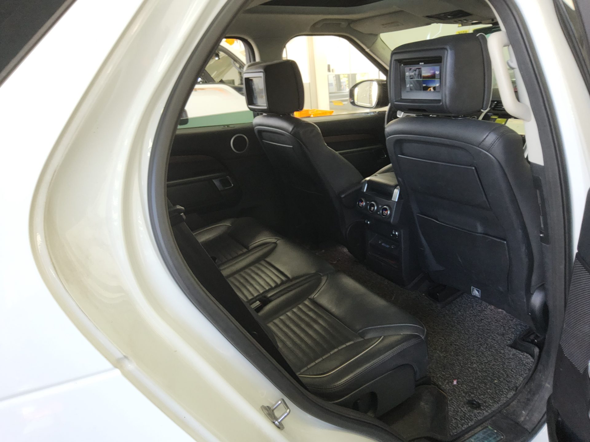 LAND ROVER DISCOVERY 5 3.0 TD6 HSE LUXURY 2017 - zdjęcie 13