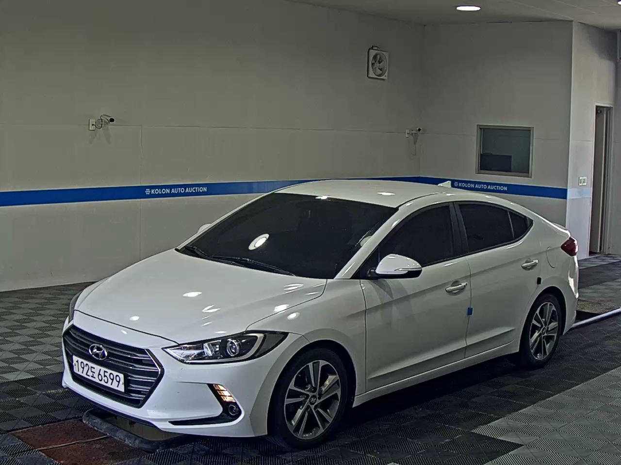 HYUNDAI AVANTE AD 1.6 GDi VALUE PLUS 2018 - zdjęcie 2