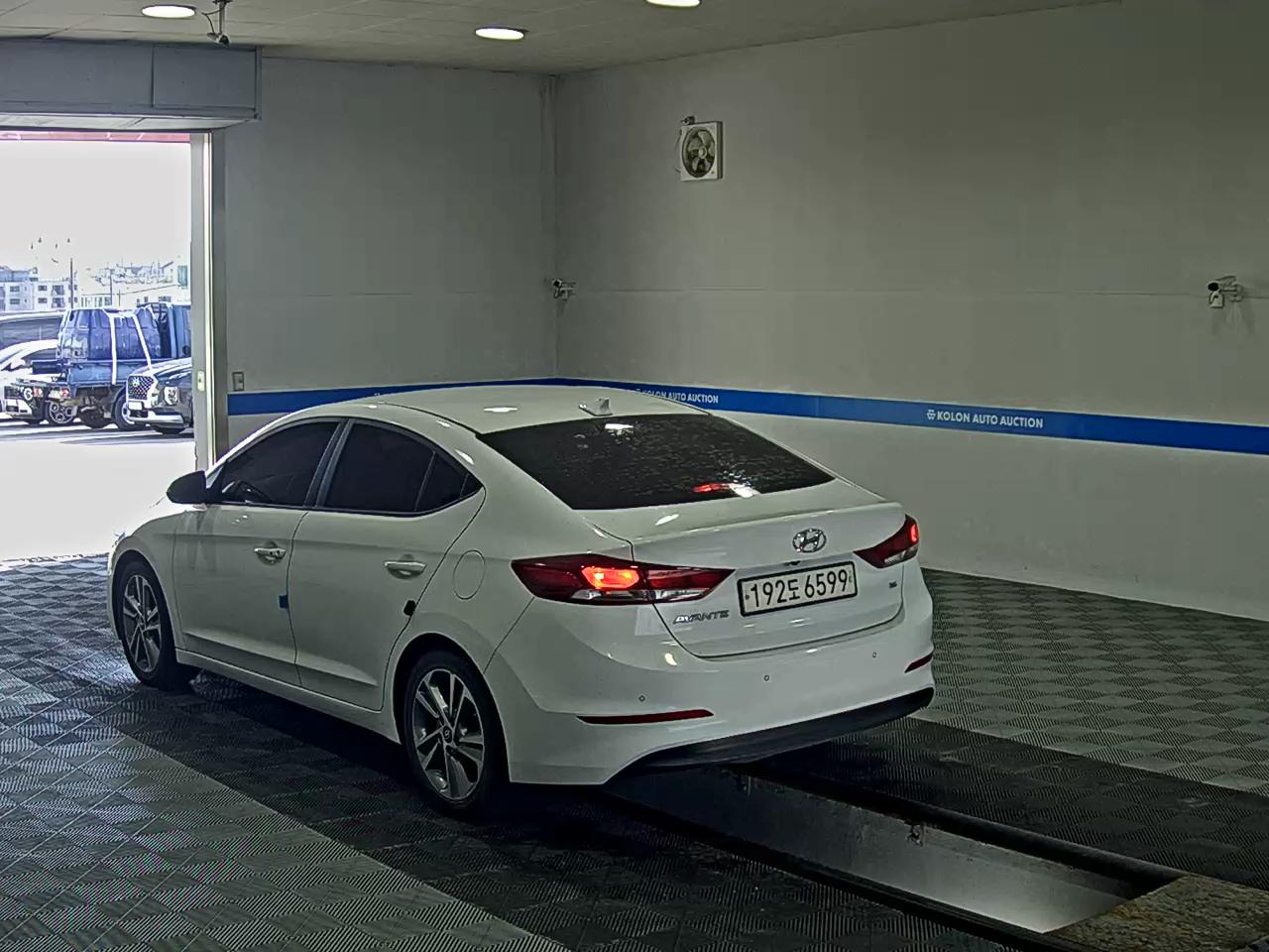 HYUNDAI AVANTE AD 1.6 GDi VALUE PLUS 2018 - zdjęcie 6
