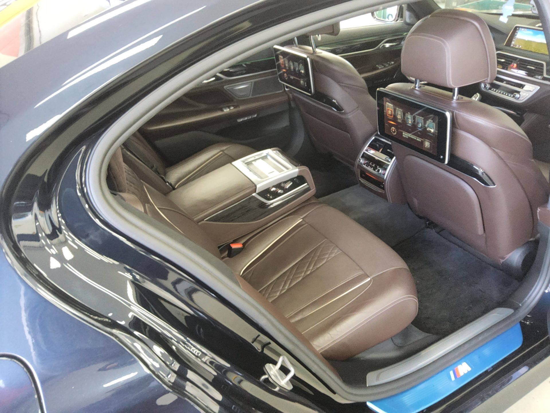BMW 7 SERIES (6TH GEN) 740Li xDRIVE M SPORT PACK 2017 - zdjęcie 13