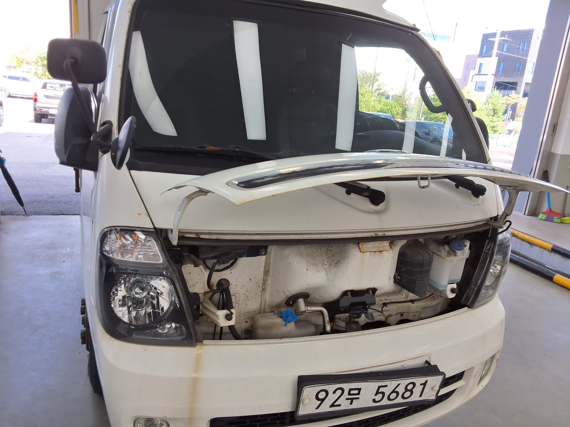 KIA BONGO III CARGO FREEZER BOX TRUCK 1.2 TON STANDARD CAB 2017 - zdjęcie 17