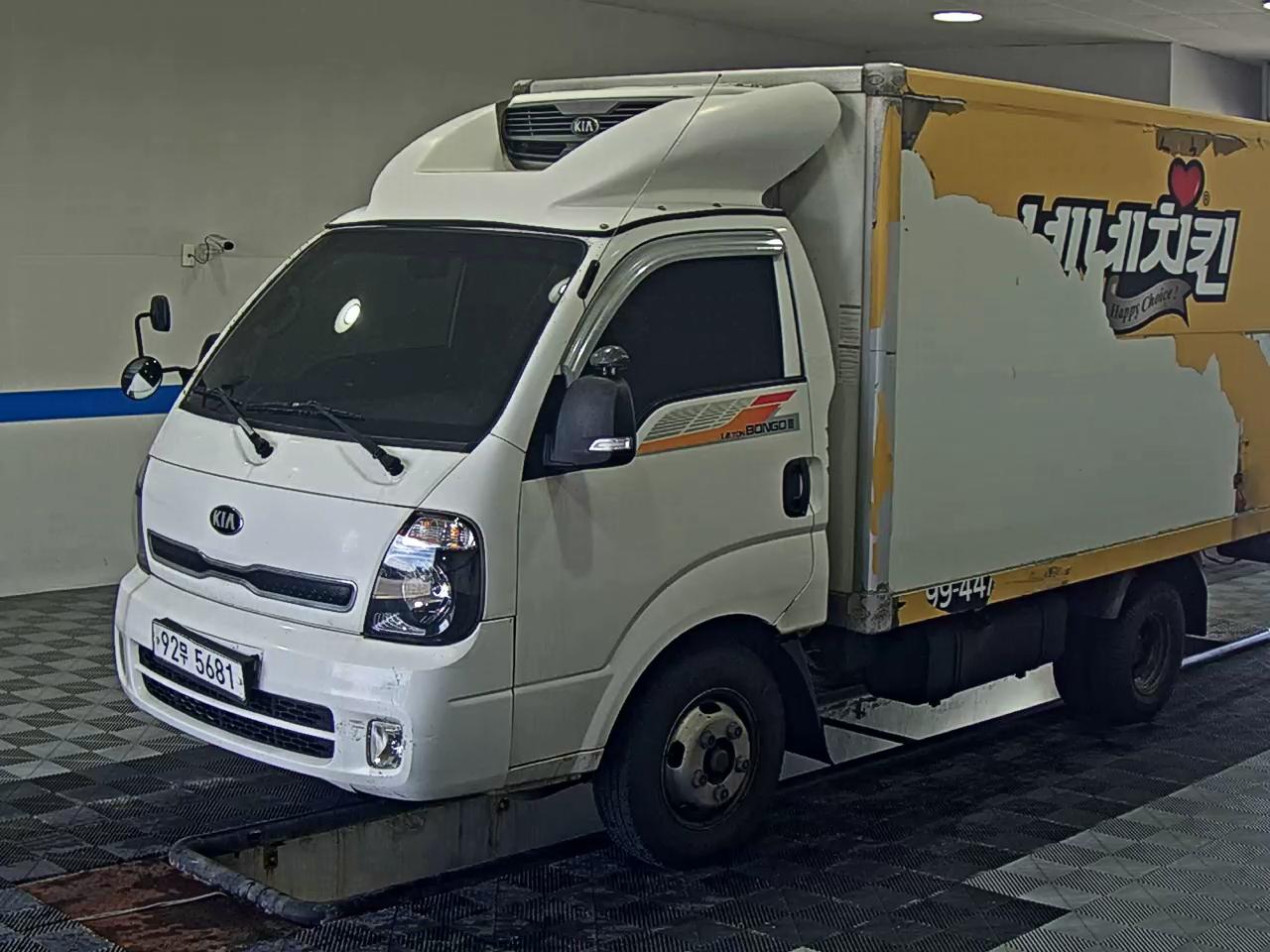 KIA BONGO III CARGO FREEZER BOX TRUCK 1.2 TON STANDARD CAB 2017 - zdjęcie 2