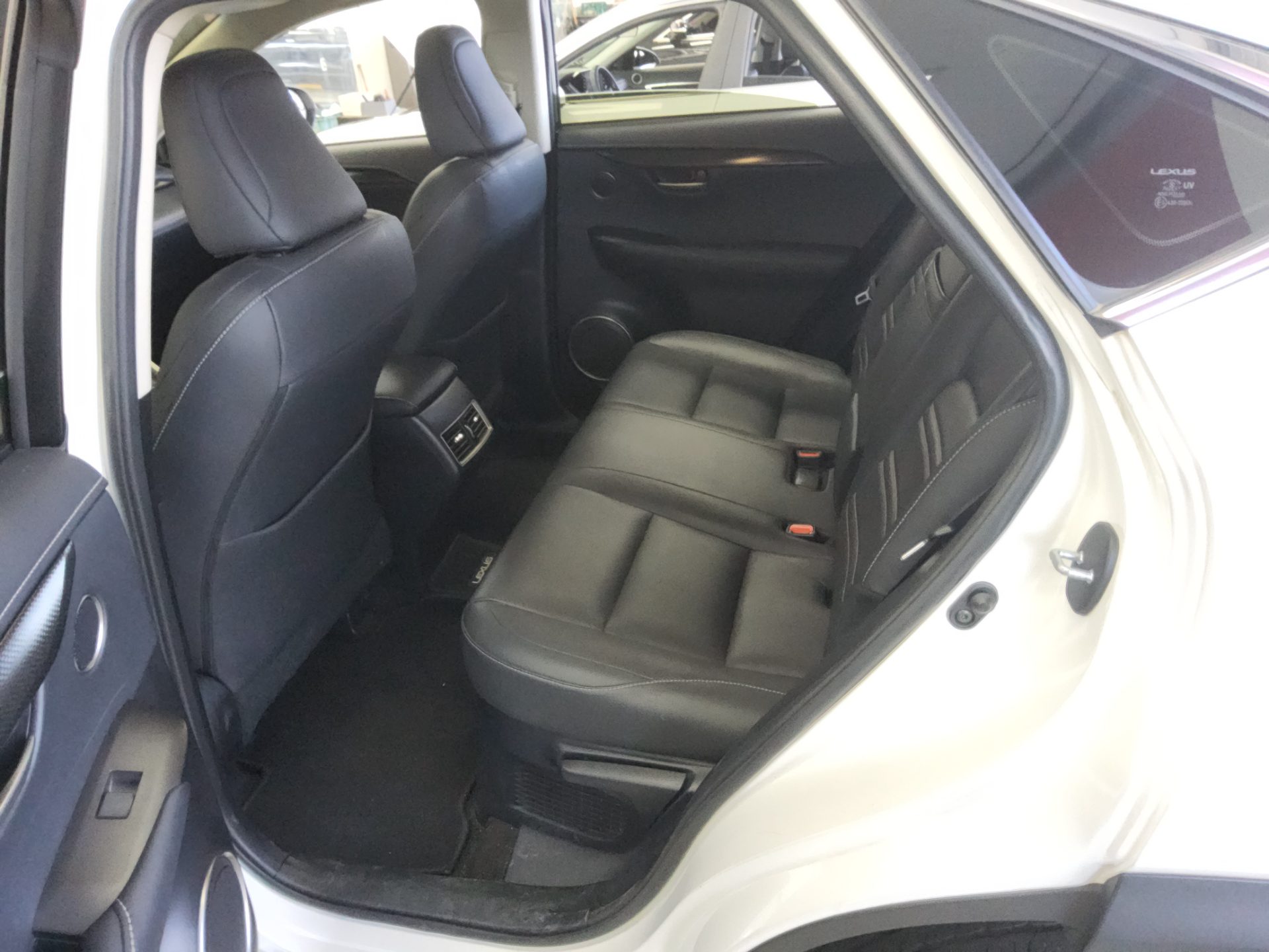 LEXUS NX 300h 2017 - zdjęcie 12