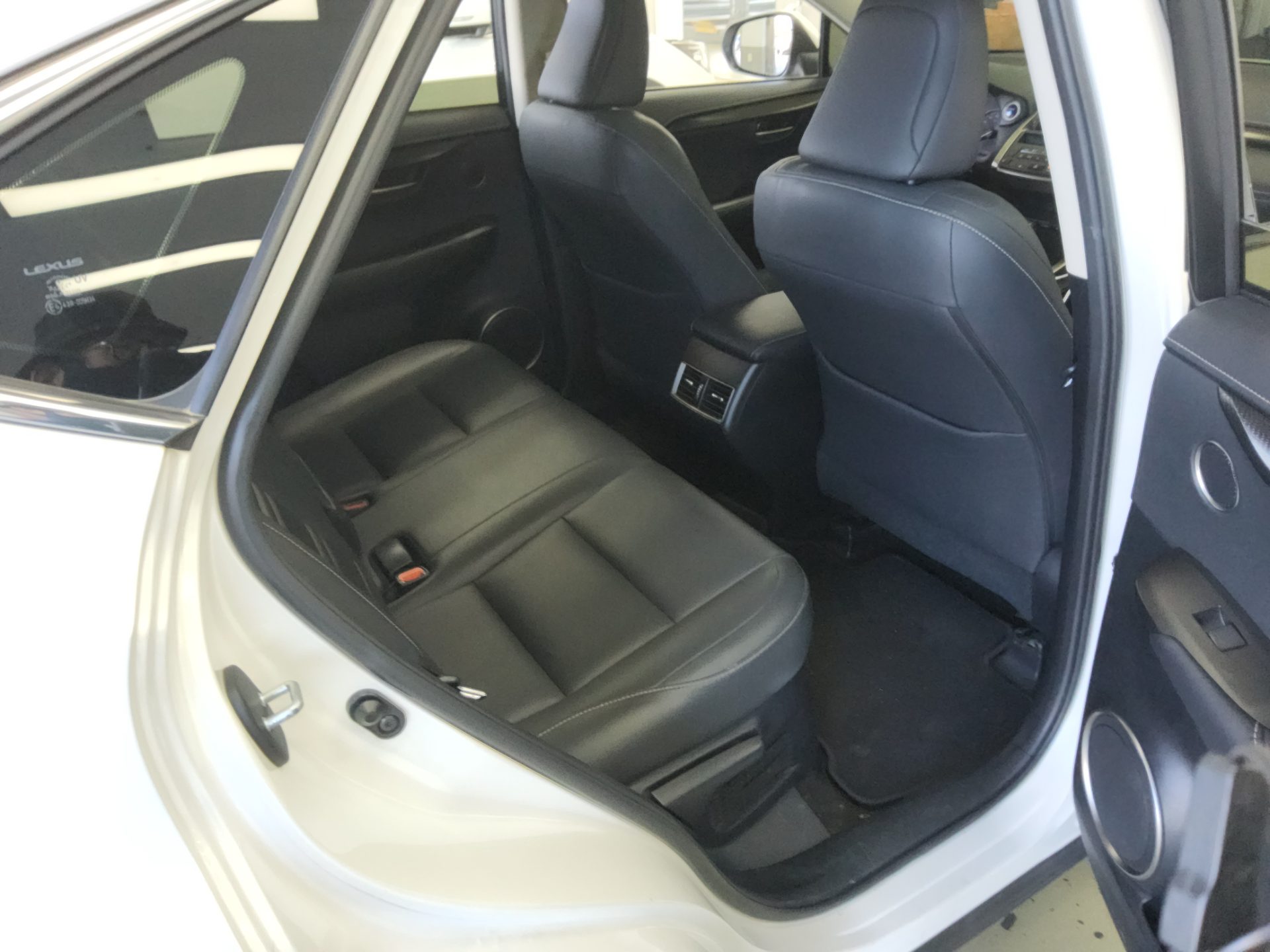 LEXUS NX 300h 2017 - zdjęcie 13