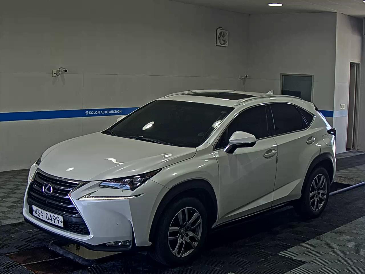 LEXUS NX 300h 2017 - zdjęcie 2