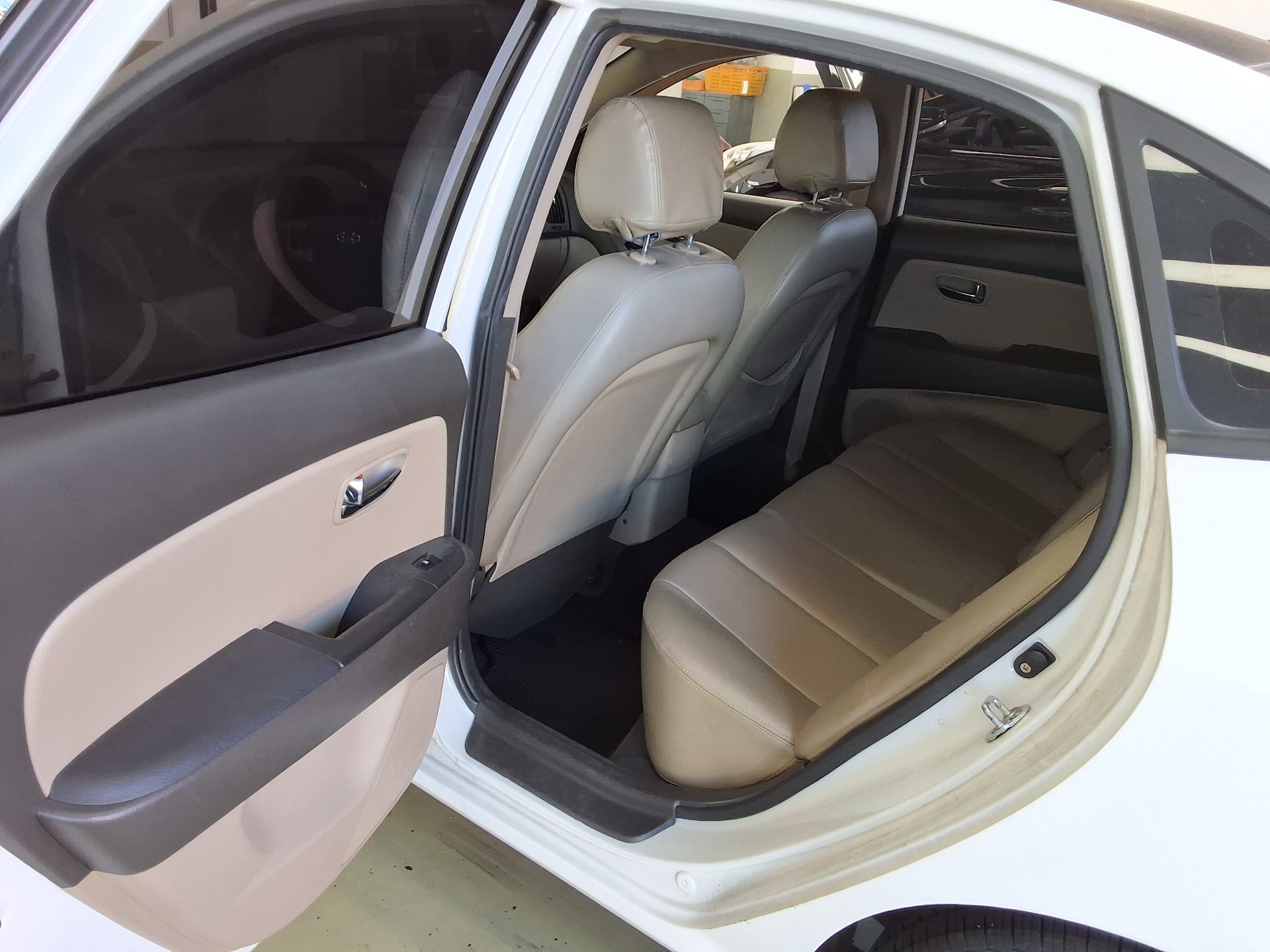 HYUNDAI AVANTE HD 1.6 VVT S16 LUXURY 2010 - zdjęcie 12