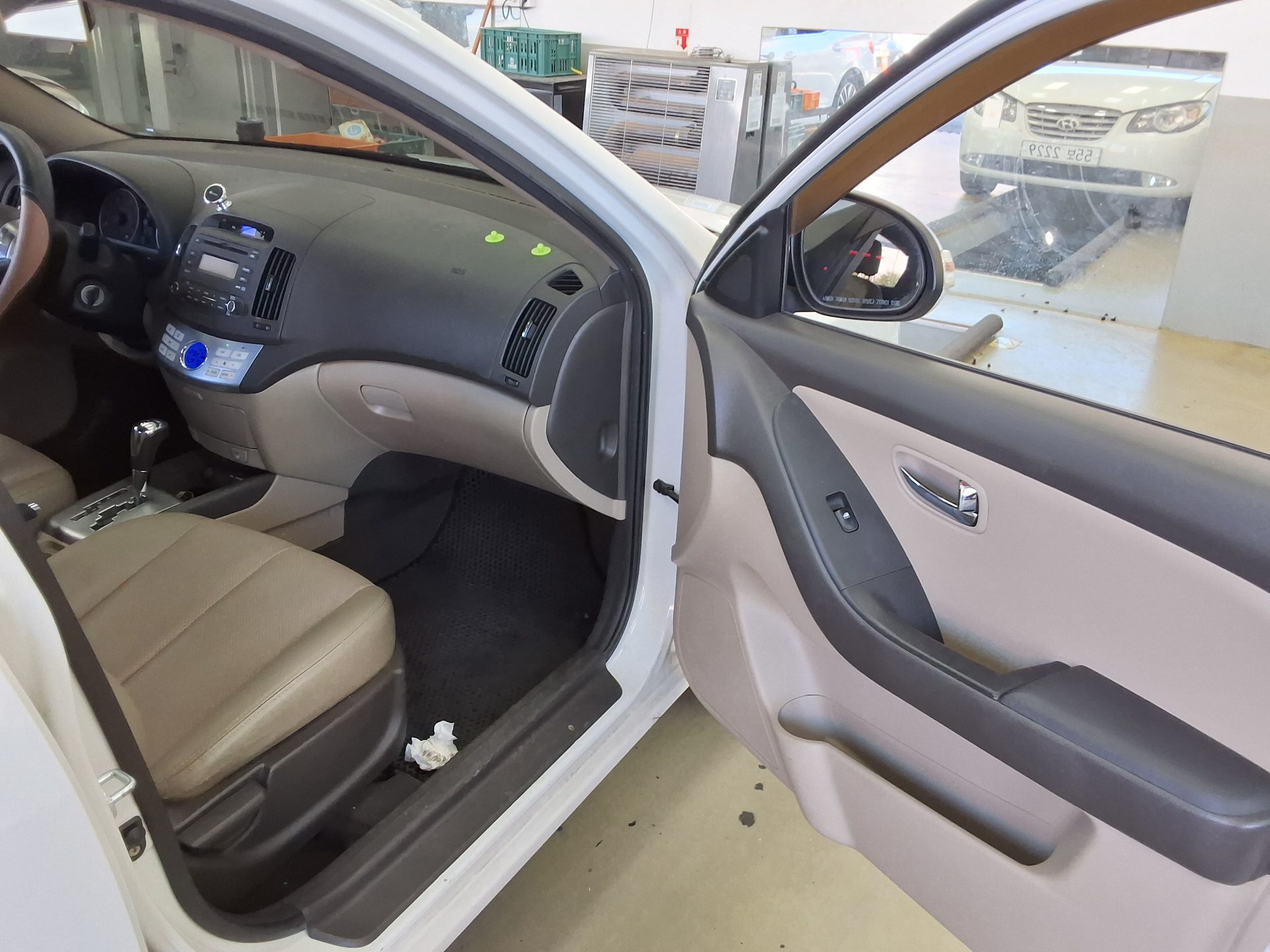 HYUNDAI AVANTE HD 1.6 VVT S16 LUXURY 2010 - zdjęcie 14
