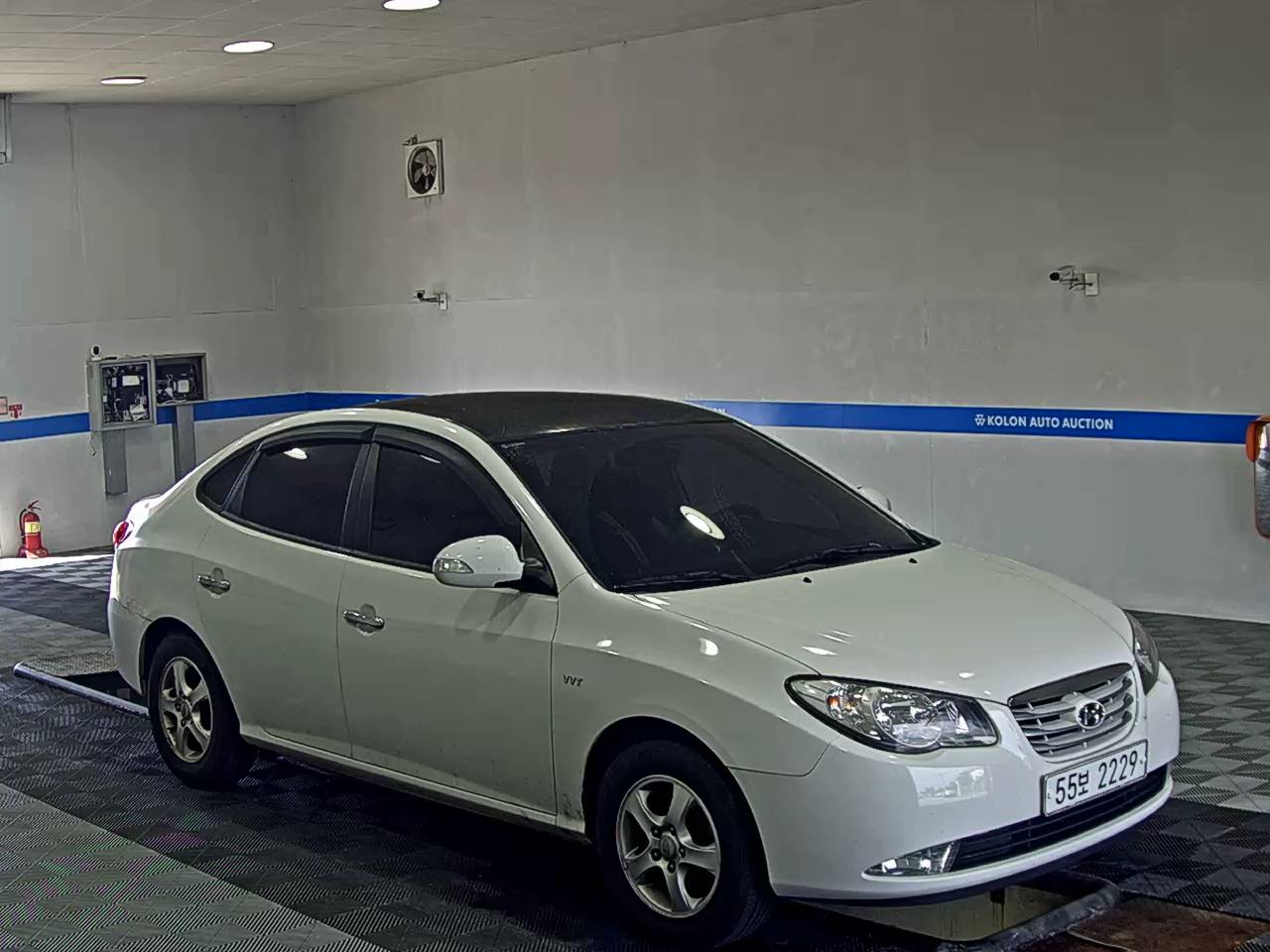 HYUNDAI AVANTE HD 1.6 VVT S16 LUXURY 2010 - zdjęcie 3