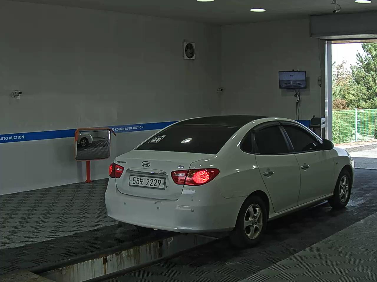 HYUNDAI AVANTE HD 1.6 VVT S16 LUXURY 2010 - zdjęcie 5