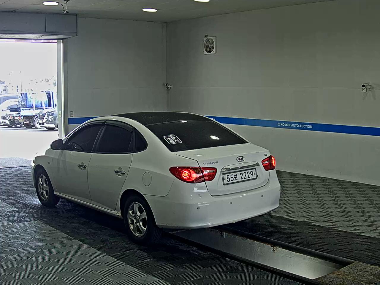 HYUNDAI AVANTE HD 1.6 VVT S16 LUXURY 2010 - zdjęcie 6