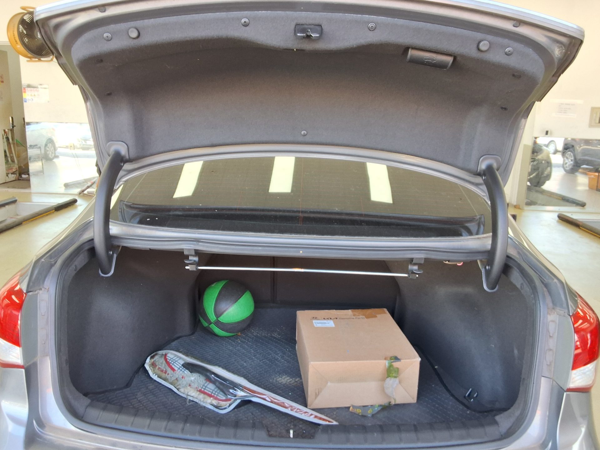 HYUNDAI i40 SALLOON 1.7 VGT MODERN 2012 - zdjęcie 15