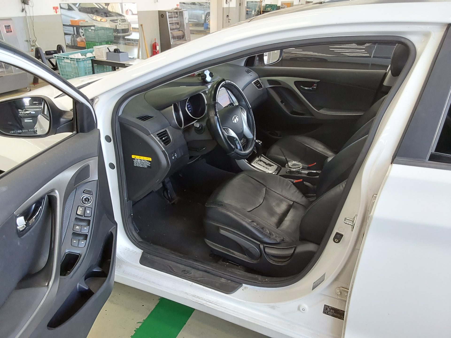 HYUNDAI AVANTE MD M16 GDi PREMIER 2012 - zdjęcie 10