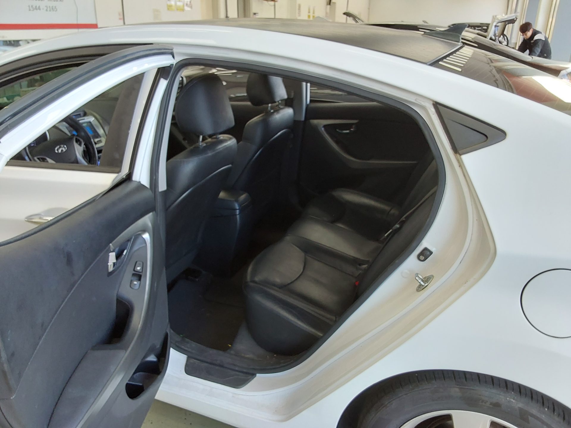 HYUNDAI AVANTE MD M16 GDi PREMIER 2012 - zdjęcie 12