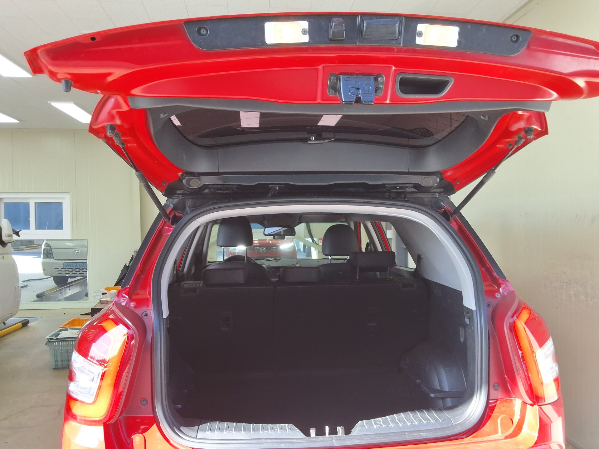 KG MOBILITY (SSANGYONG) TIVOLI AIR DIESEL 2WD RX 2016 - zdjęcie 16