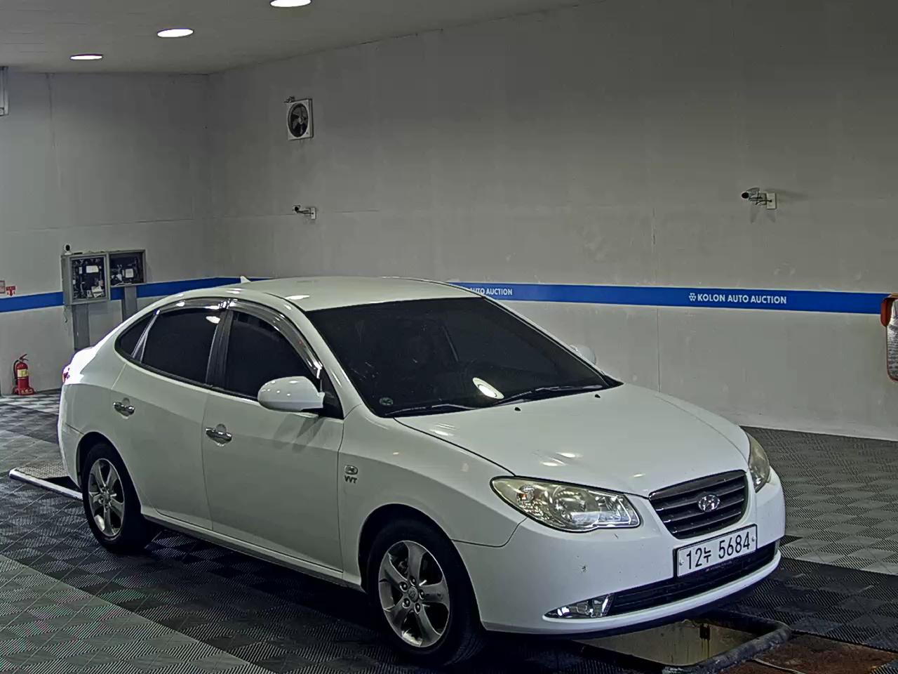 HYUNDAI AVANTE HD 1.6 VVT S16 5 MILLION SPECIAL MODEL 2009 - zdjęcie 3