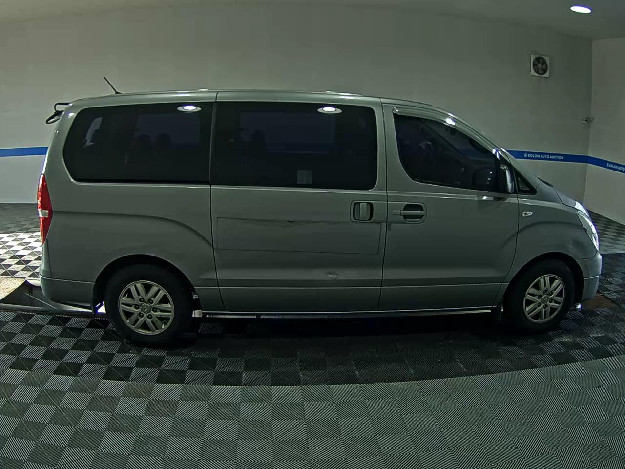 HYUNDAI GRAND STAREX 12-SEATER DIESEL SMART 2017 - zdjęcie 4