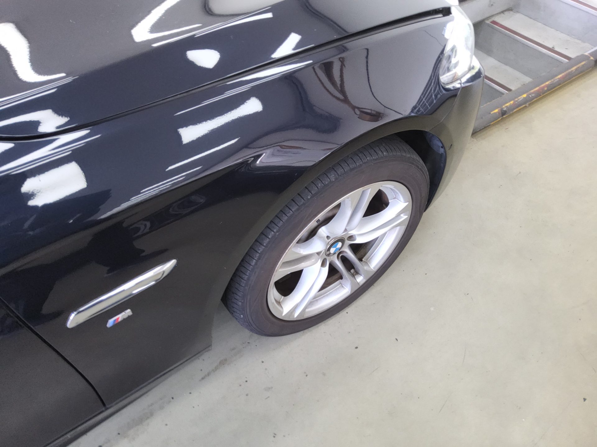 BMW 5 SERIES (6TH GEN) 520d xDRIVE M AERODYNAMIC PRO 2016 - zdjęcie 22