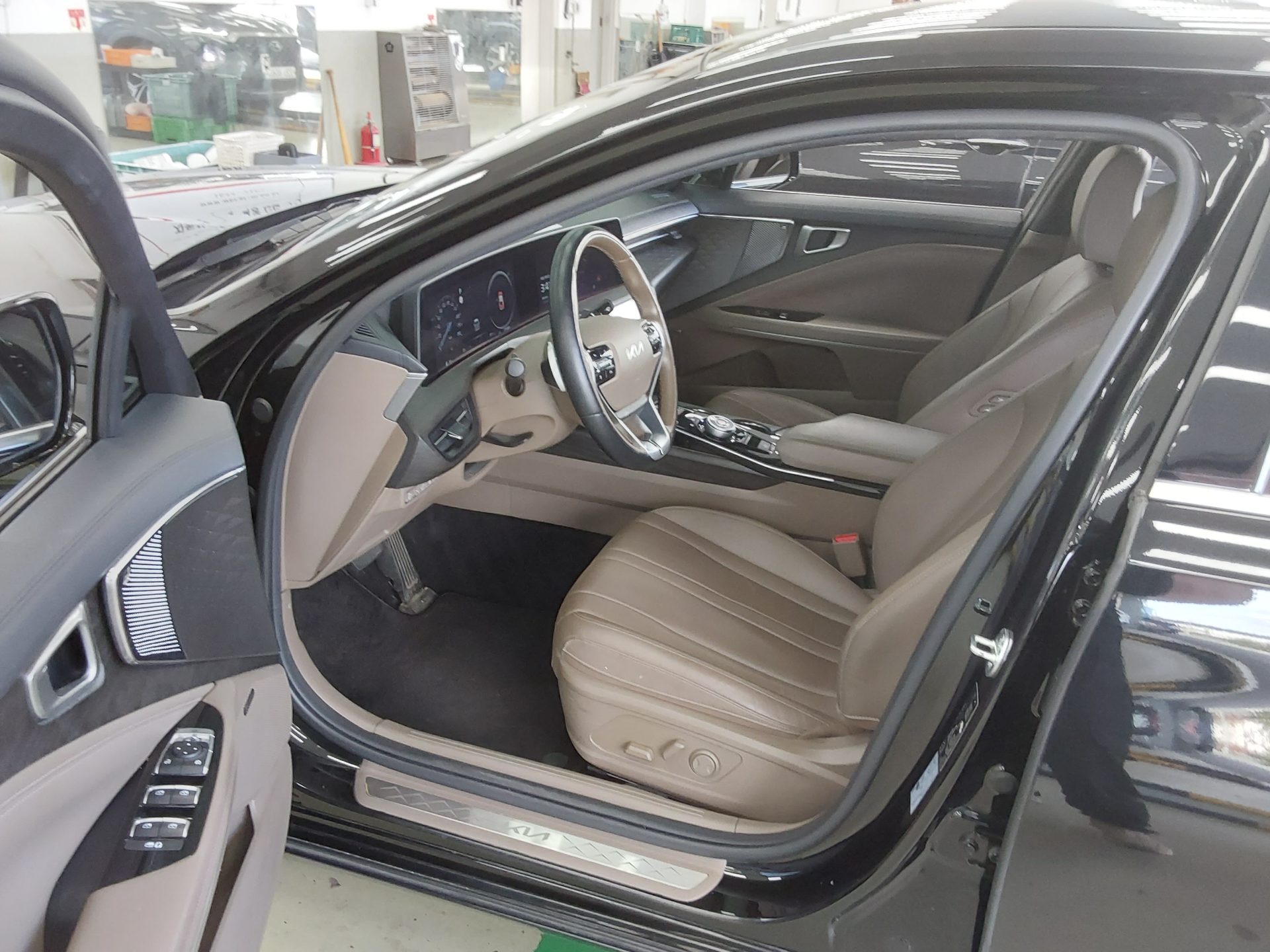 KIA K8 HYBRID HEV NOBLESSE 2023 - zdjęcie 10