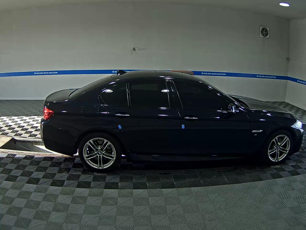 BMW 5 SERIES (6TH GEN) 520d xDRIVE M AERODYNAMIC PRO 2016 - zdjęcie 4