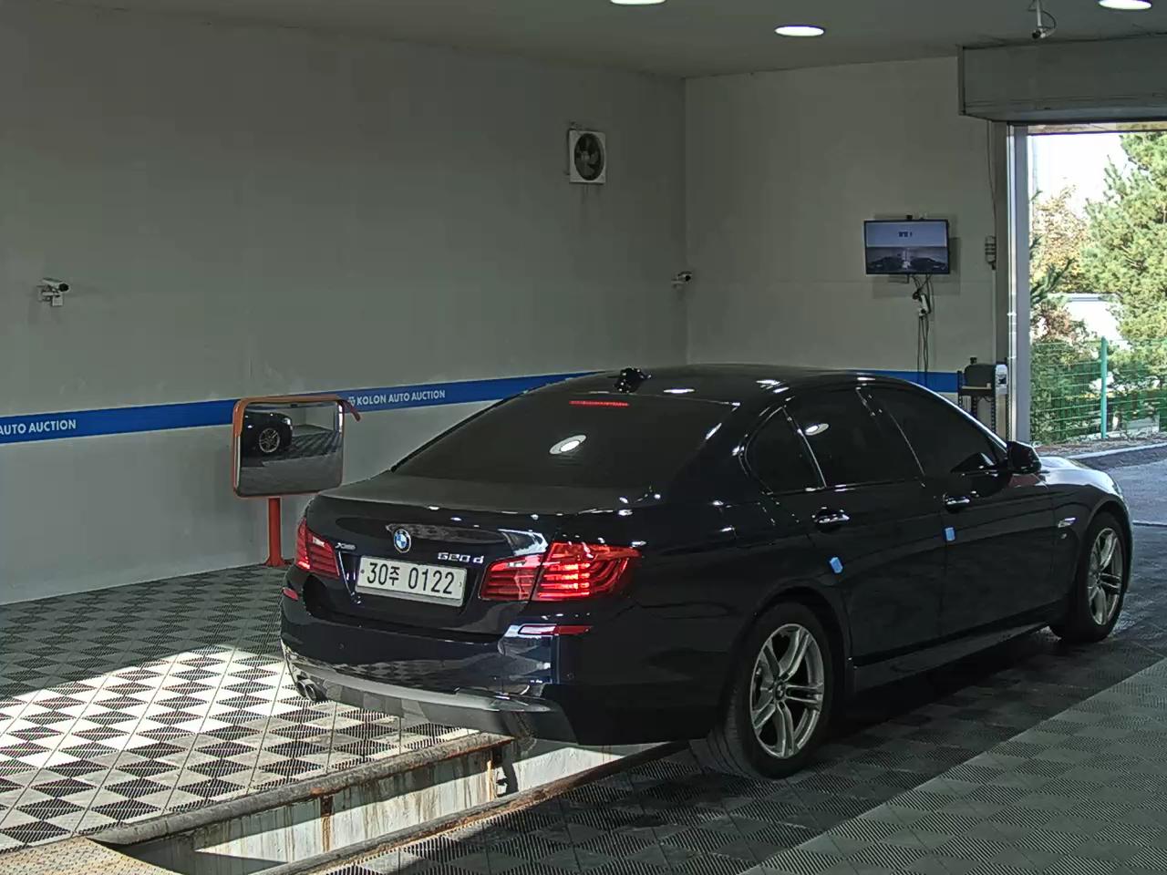 BMW 5 SERIES (6TH GEN) 520d xDRIVE M AERODYNAMIC PRO 2016 - zdjęcie 5