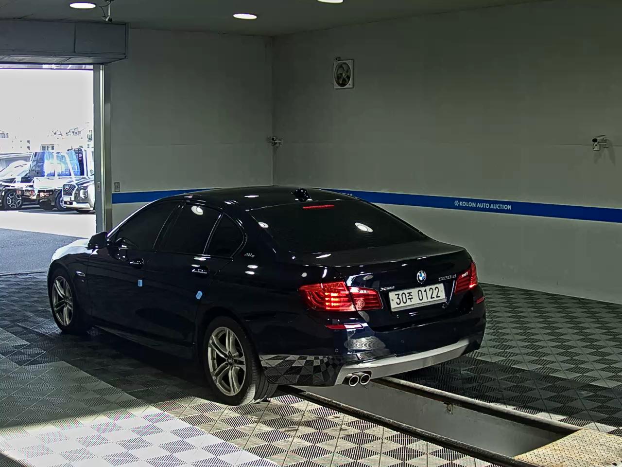 BMW 5 SERIES (6TH GEN) 520d xDRIVE M AERODYNAMIC PRO 2016 - zdjęcie 6