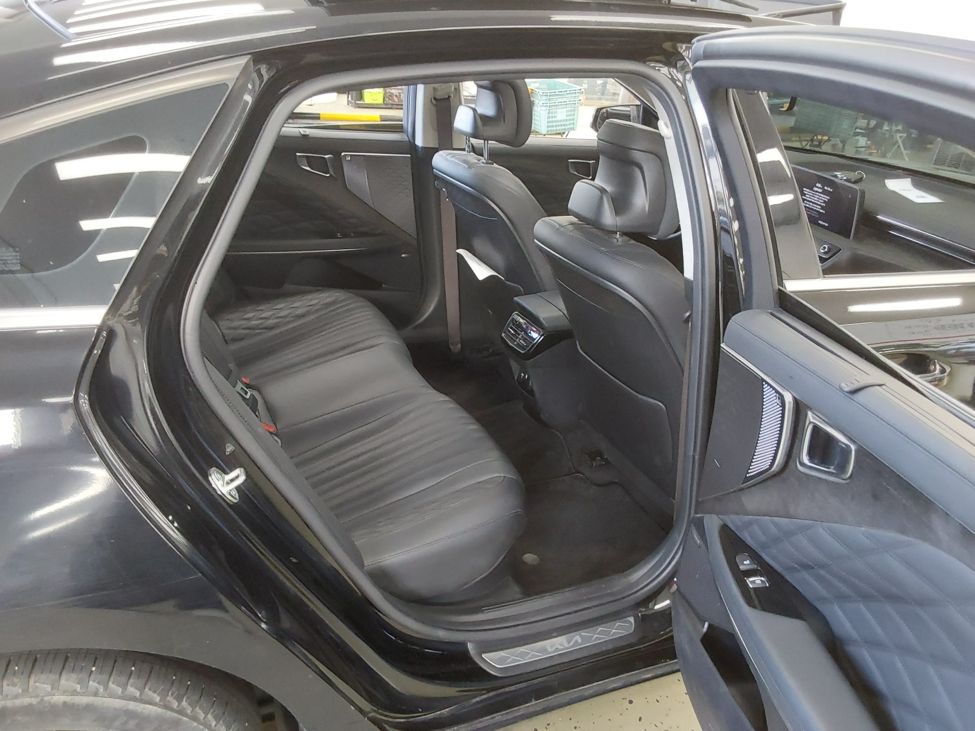 KIA K8 HYBRID HEV SIGNATURE 2023 - zdjęcie 13