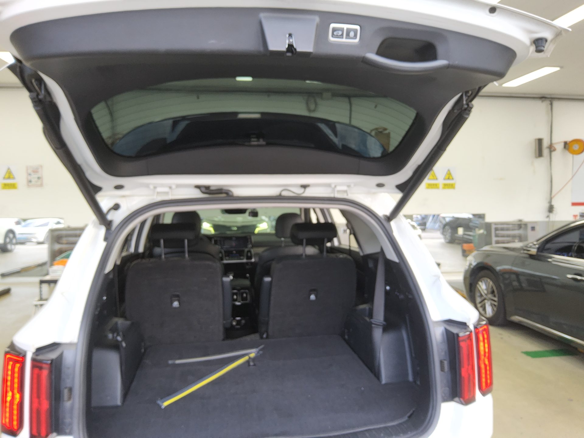 KIA NEW SORENTO (MQ4) 2.2 DIESEL 2WD PRESTIGE 2021 - zdjęcie 15