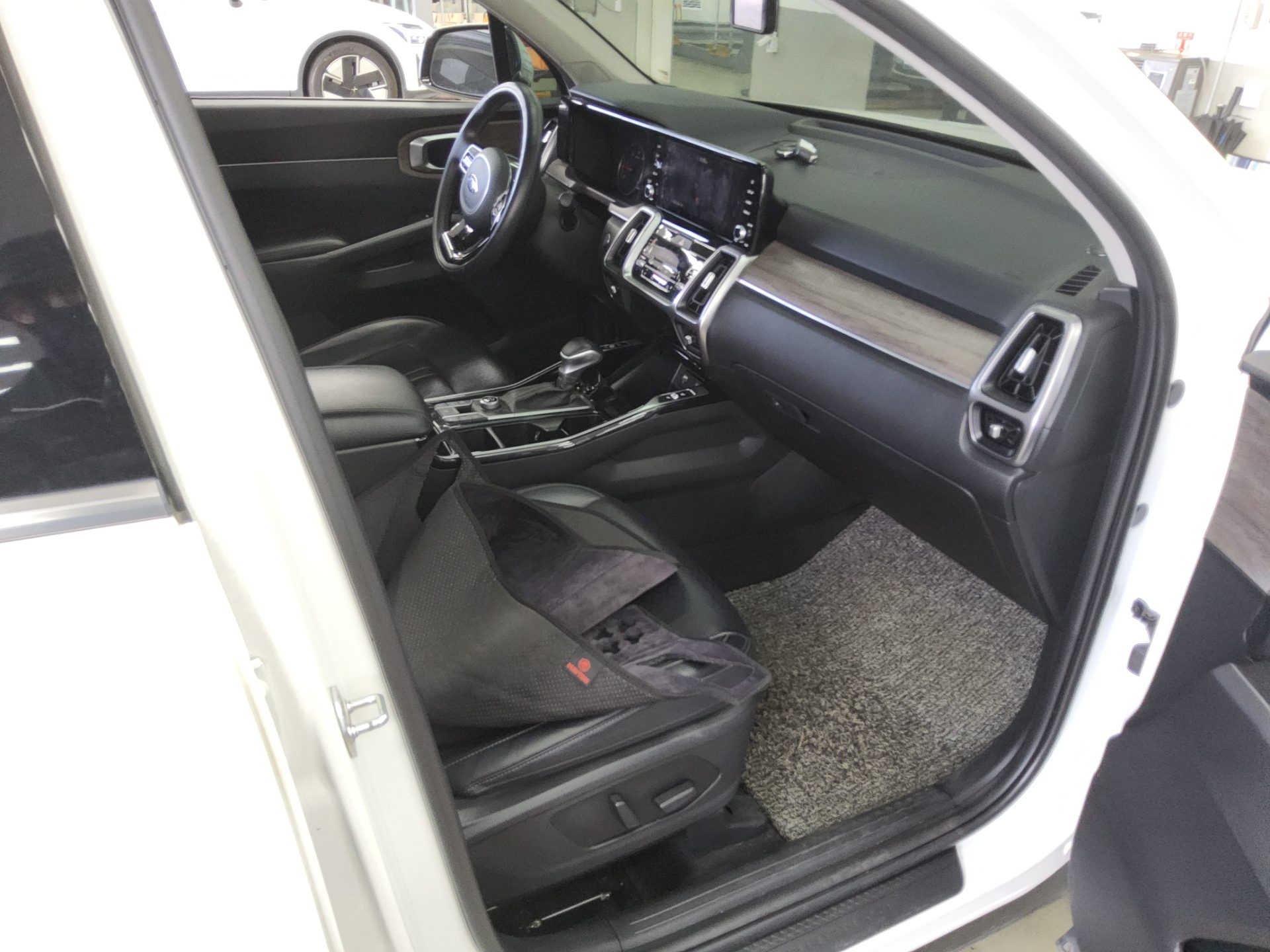 KIA NEW SORENTO (MQ4) 2.2 DIESEL 2WD PRESTIGE 2021 - zdjęcie 14