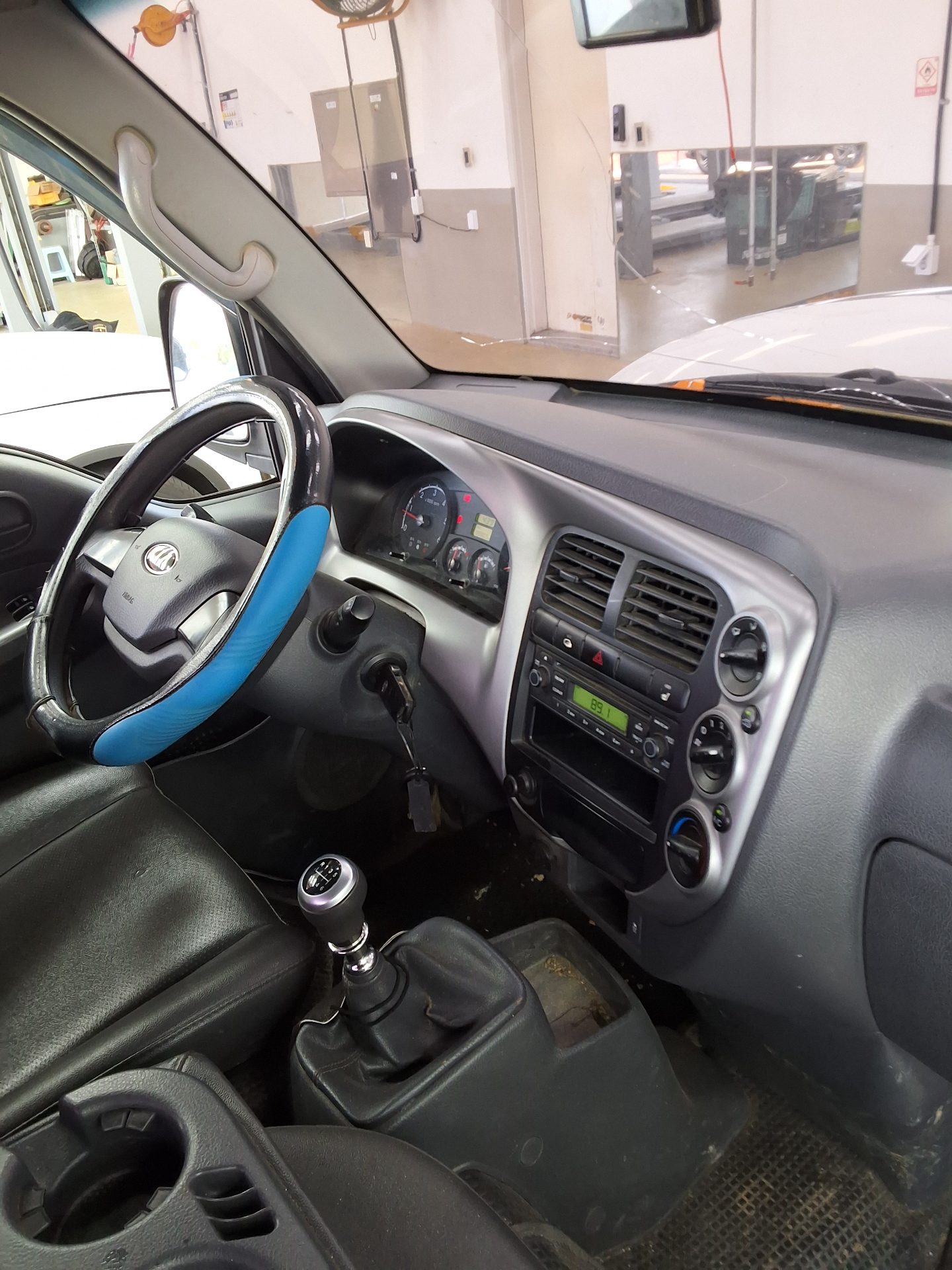 KIA BONGO III CARGO CRDi KING CAB EXTRA LONG WHEELBASE 2016 - zdjęcie 11