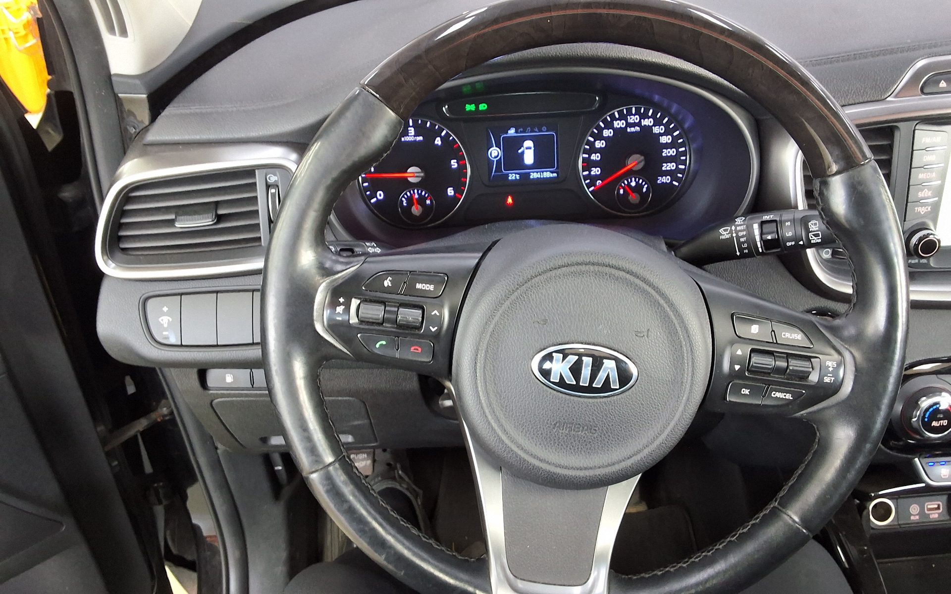 KIA ALL NEW SORENTO R2.0 2WD PRESTIGE 2016 - zdjęcie 17