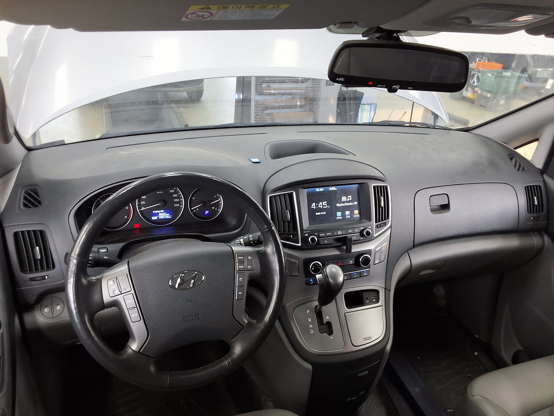 HYUNDAI THE NEW GRAND STAREX 5-SEATER DIESEL VAN MODERN 2019 - zdjęcie 11