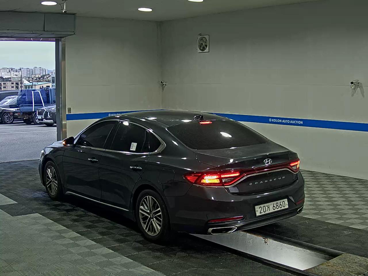 HYUNDAI GRANDEUR IG 2.4 GDi PREMIUM 2019 - zdjęcie 6