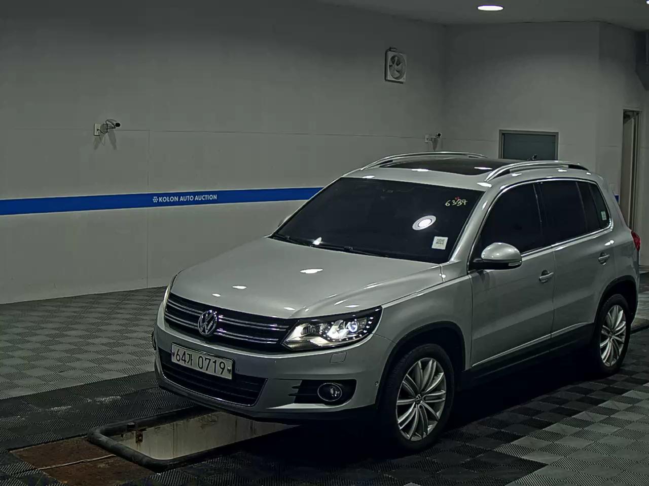 VOLKSWAGEN TIGUAN 2.0 TDI BLUEMOTION PREMIUM 2015 - zdjęcie 2