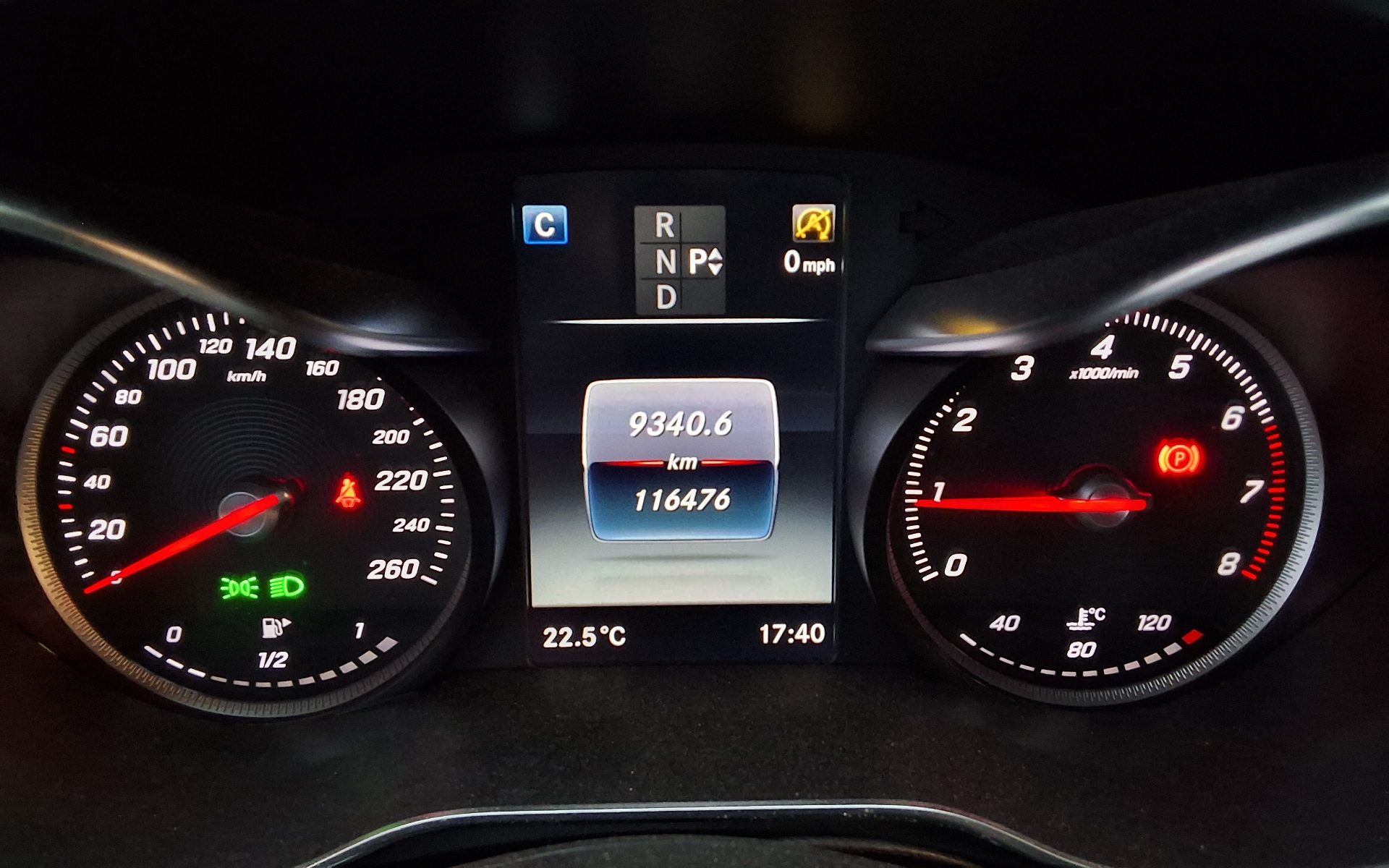 MERCEDES-BENZ C-CLASS (4TH GEN) C200 COUPE 2016 - zdjęcie 9
