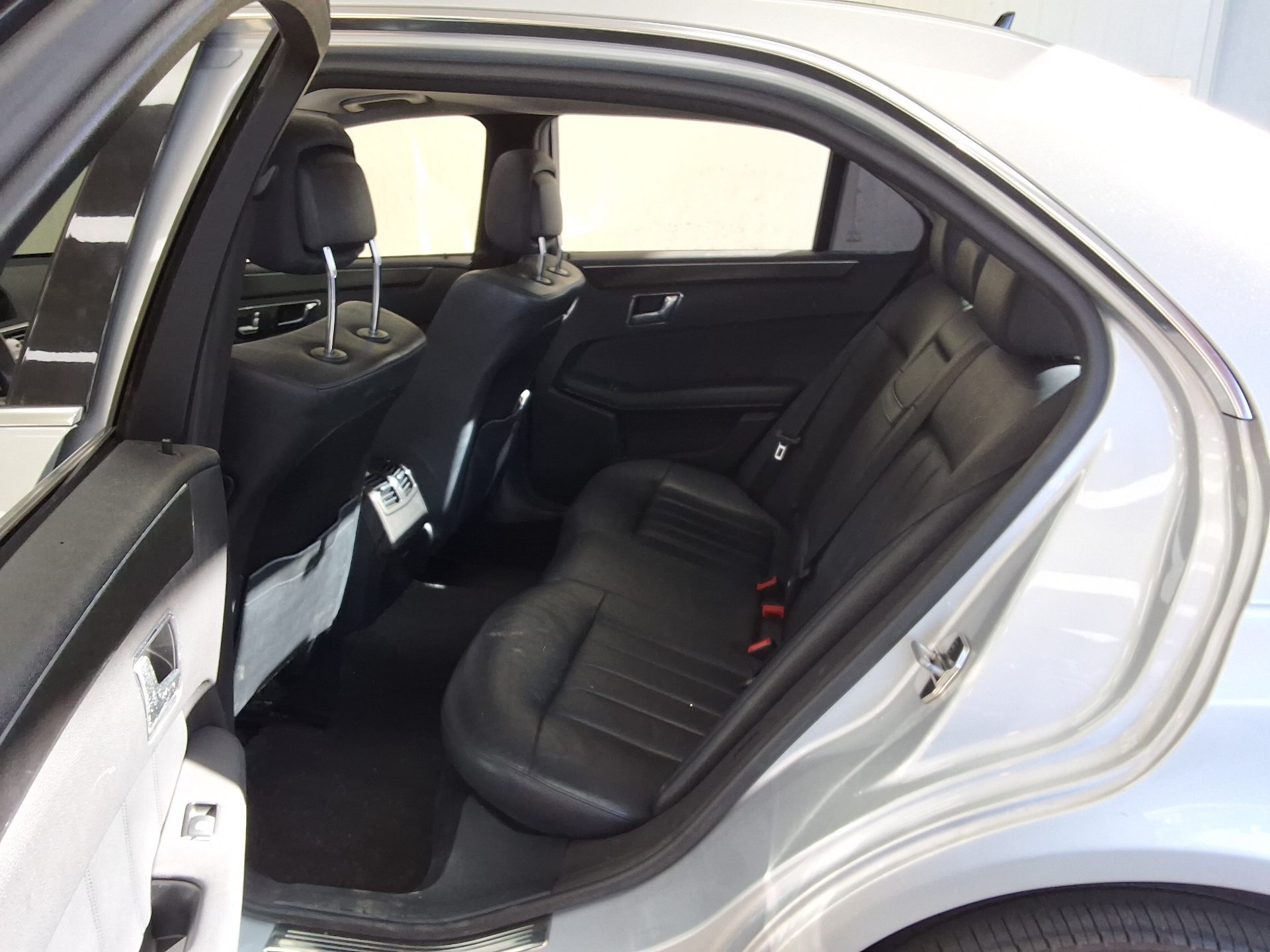 MERCEDES-BENZ E-CLASS (4TH GEN) E300 ELEGANCE 2010 - zdjęcie 13