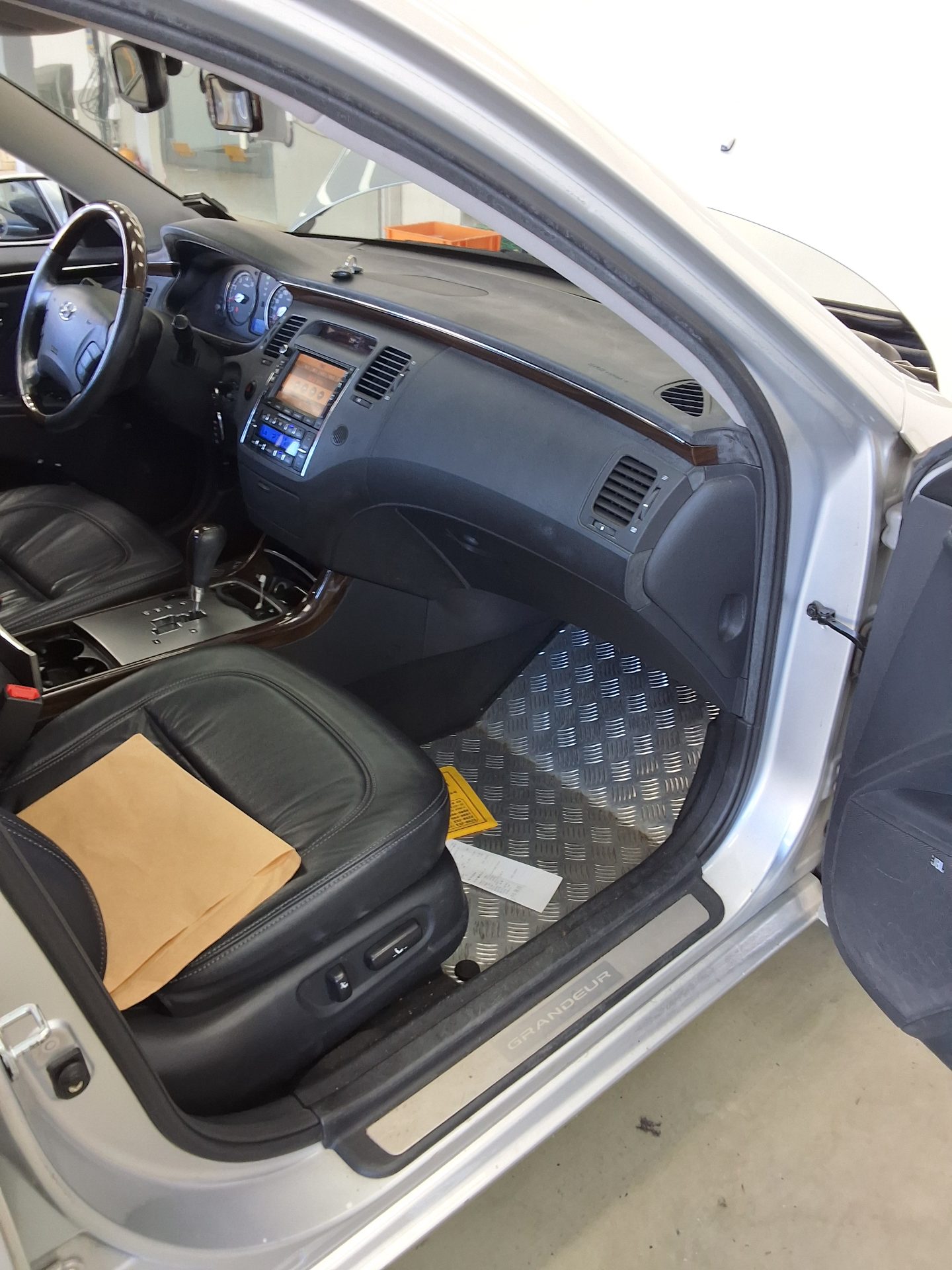 HYUNDAI GRANDEUR NEW LUXURY Q270 PREMIER 2009 - zdjęcie 14