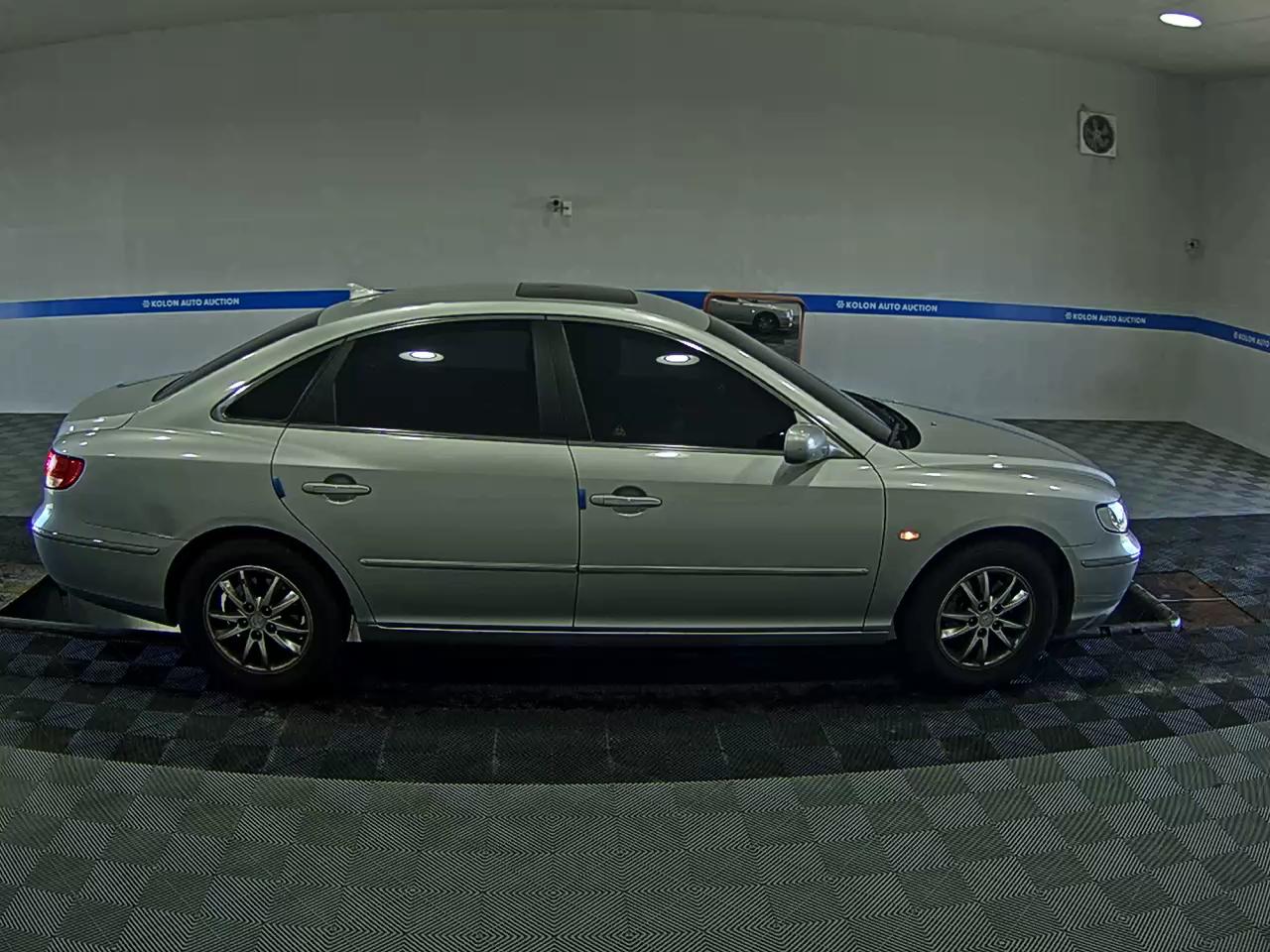 HYUNDAI GRANDEUR NEW LUXURY Q270 PREMIER 2009 - zdjęcie 4