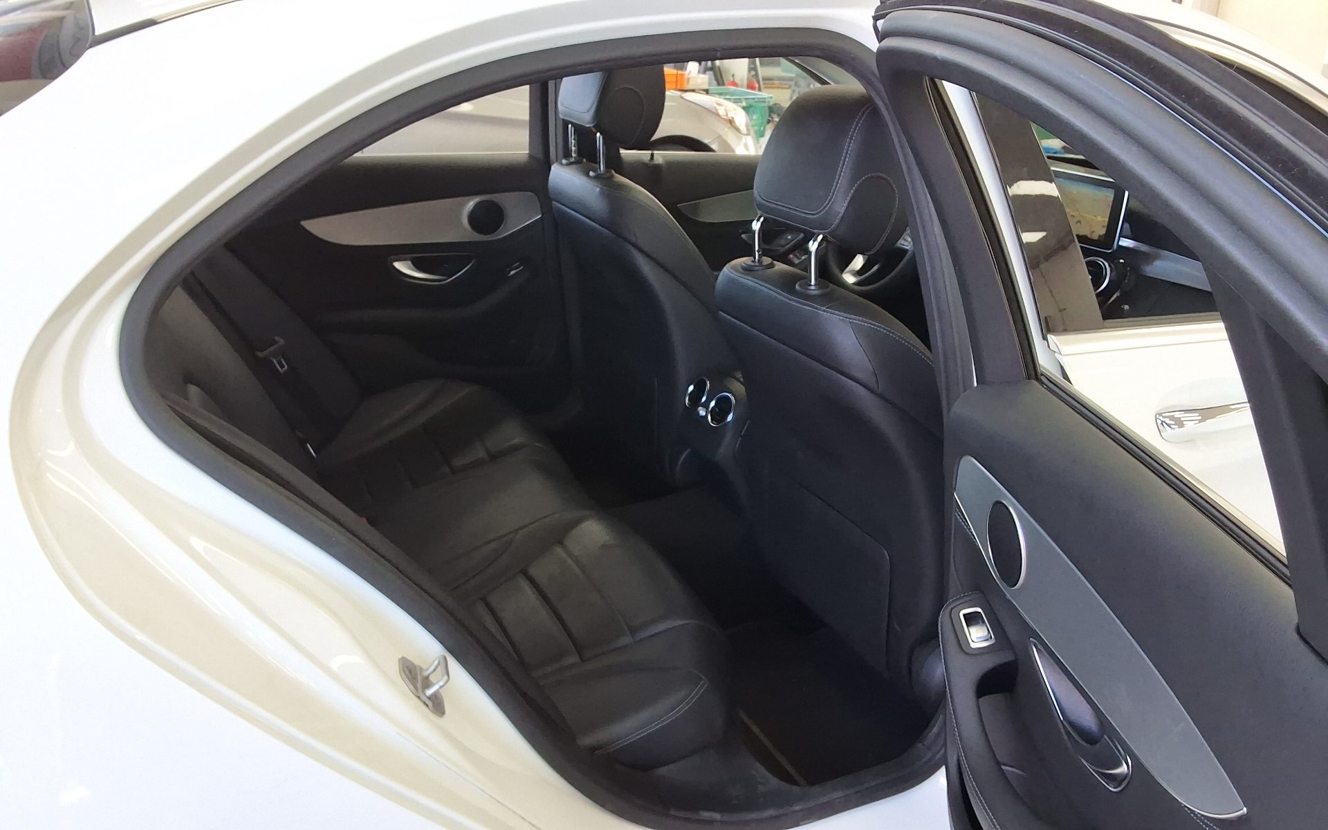 MERCEDES-BENZ C-CLASS (4TH GEN) C220 CDI BLUETEC AVANTGARDE 2015 - zdjęcie 13