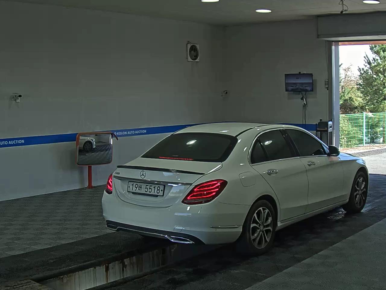 MERCEDES-BENZ C-CLASS (4TH GEN) C220 CDI BLUETEC AVANTGARDE 2015 - zdjęcie 5