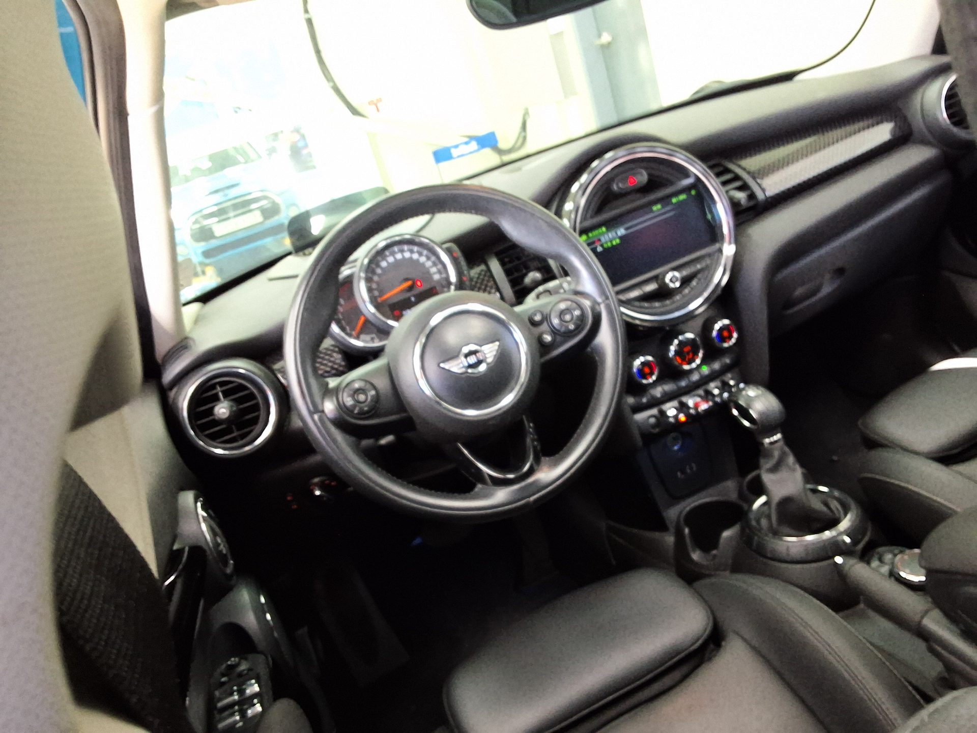 MINI COOPER (3RD GEN) 5-DOOR 2.0 S 2017 - zdjęcie 12