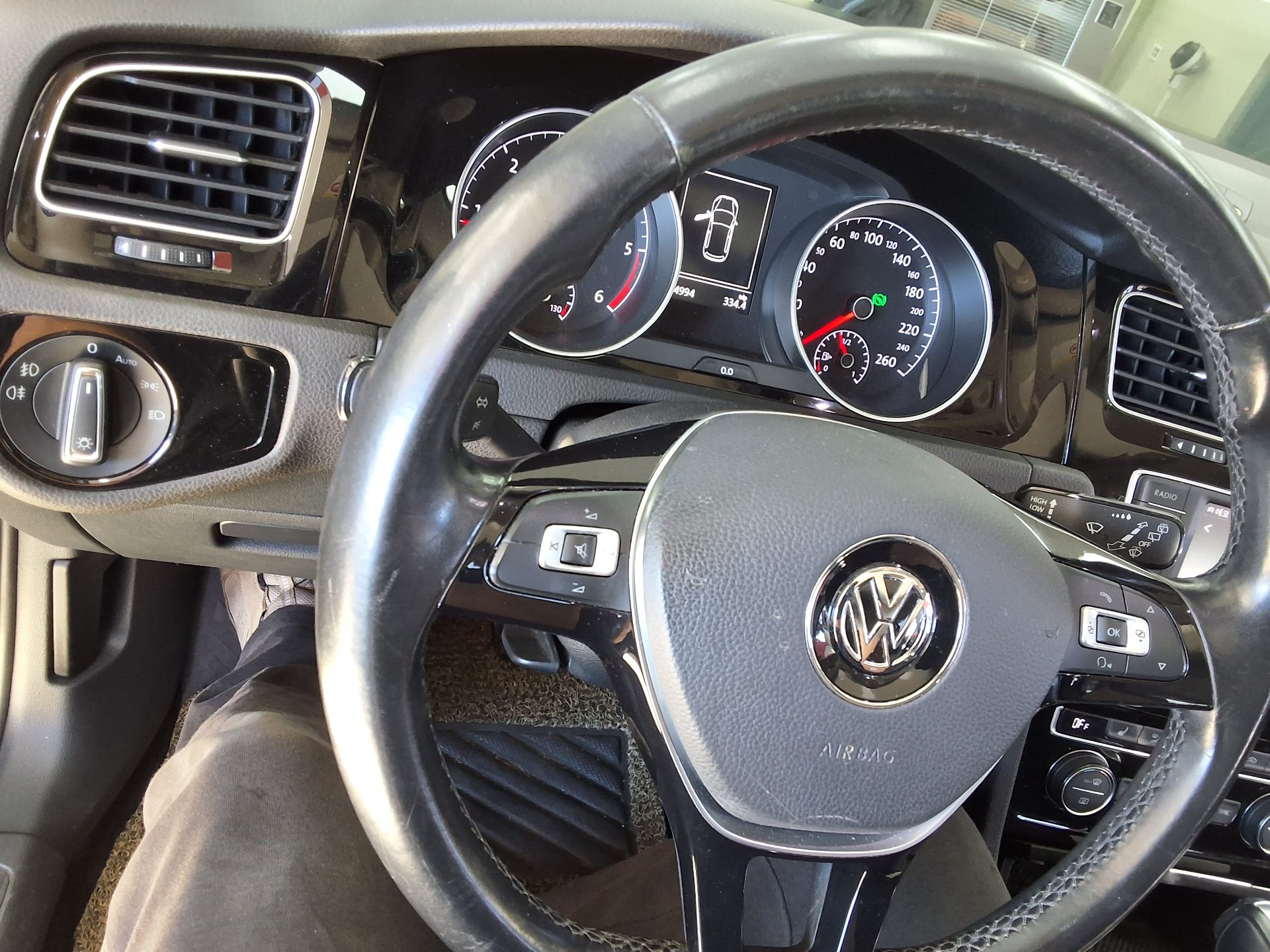 VOLKSWAGEN GOLF (7TH GEN) 2.0 TDI 2016 - zdjęcie 23