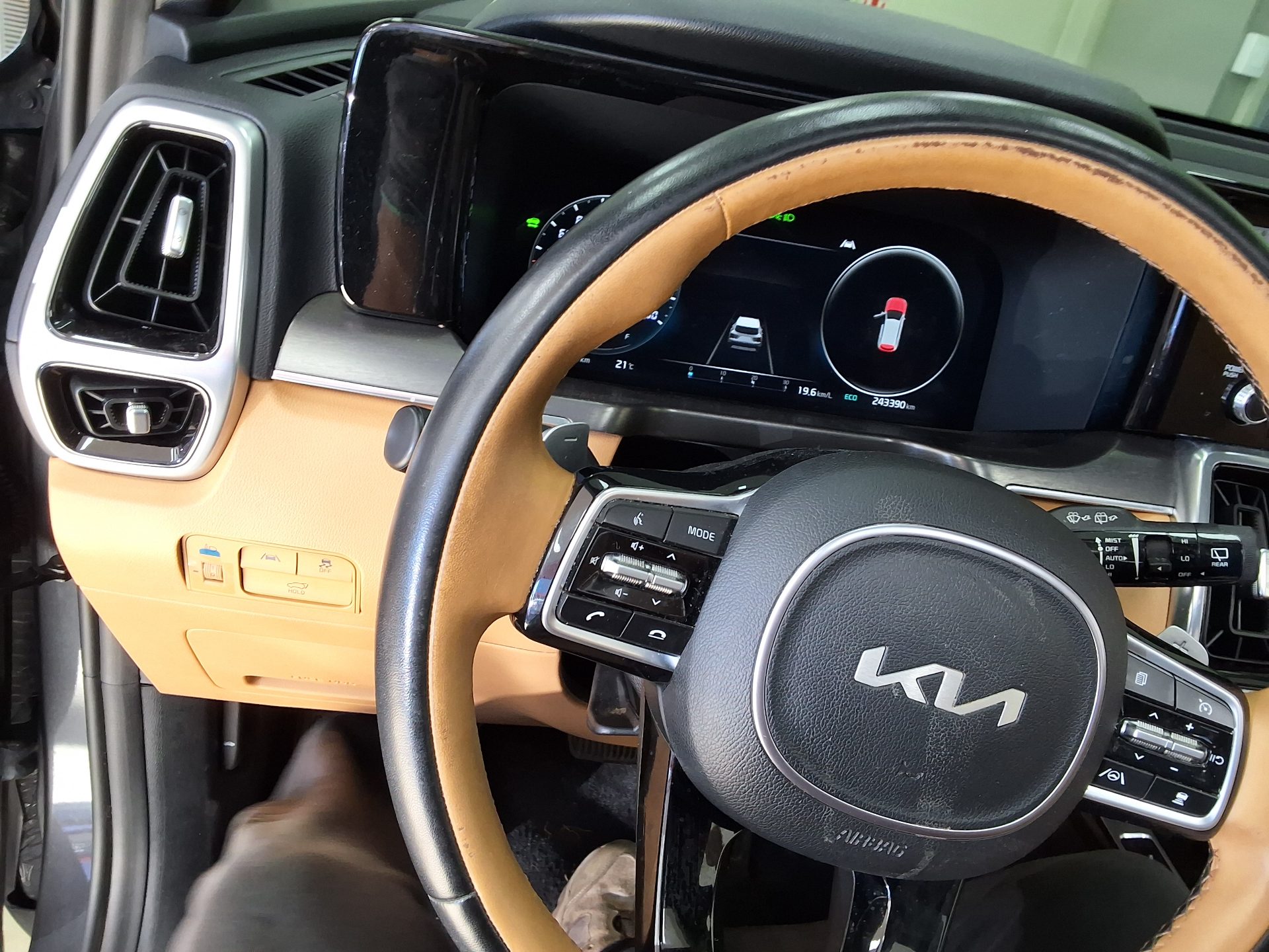 KIA NEW SORENTO HYBRID (MQ4) 1.6 HEV 2WD NOBLESSE 2023 - zdjęcie 23