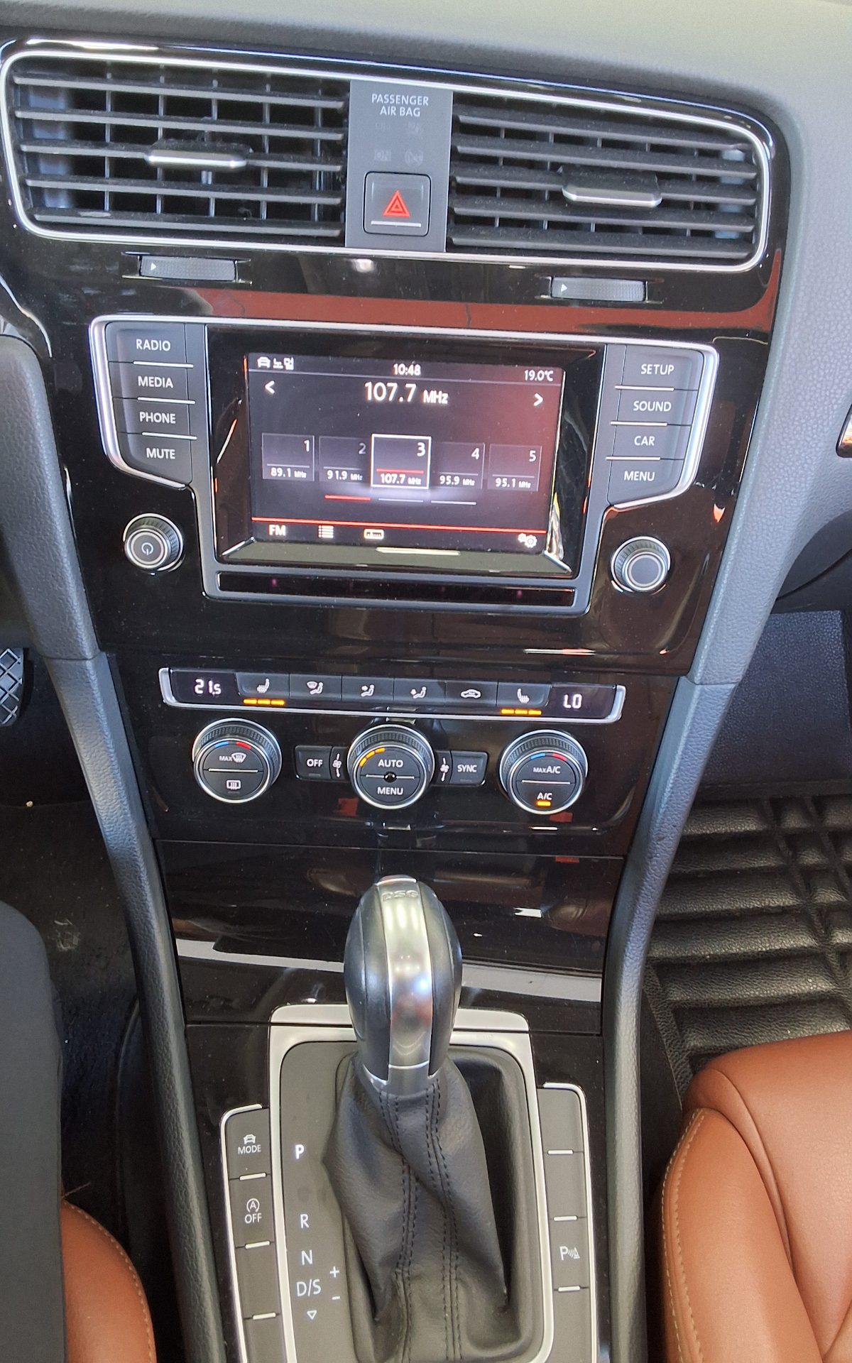 VOLKSWAGEN GOLF (7TH GEN) 2.0 TDI 2015 - zdjęcie 18