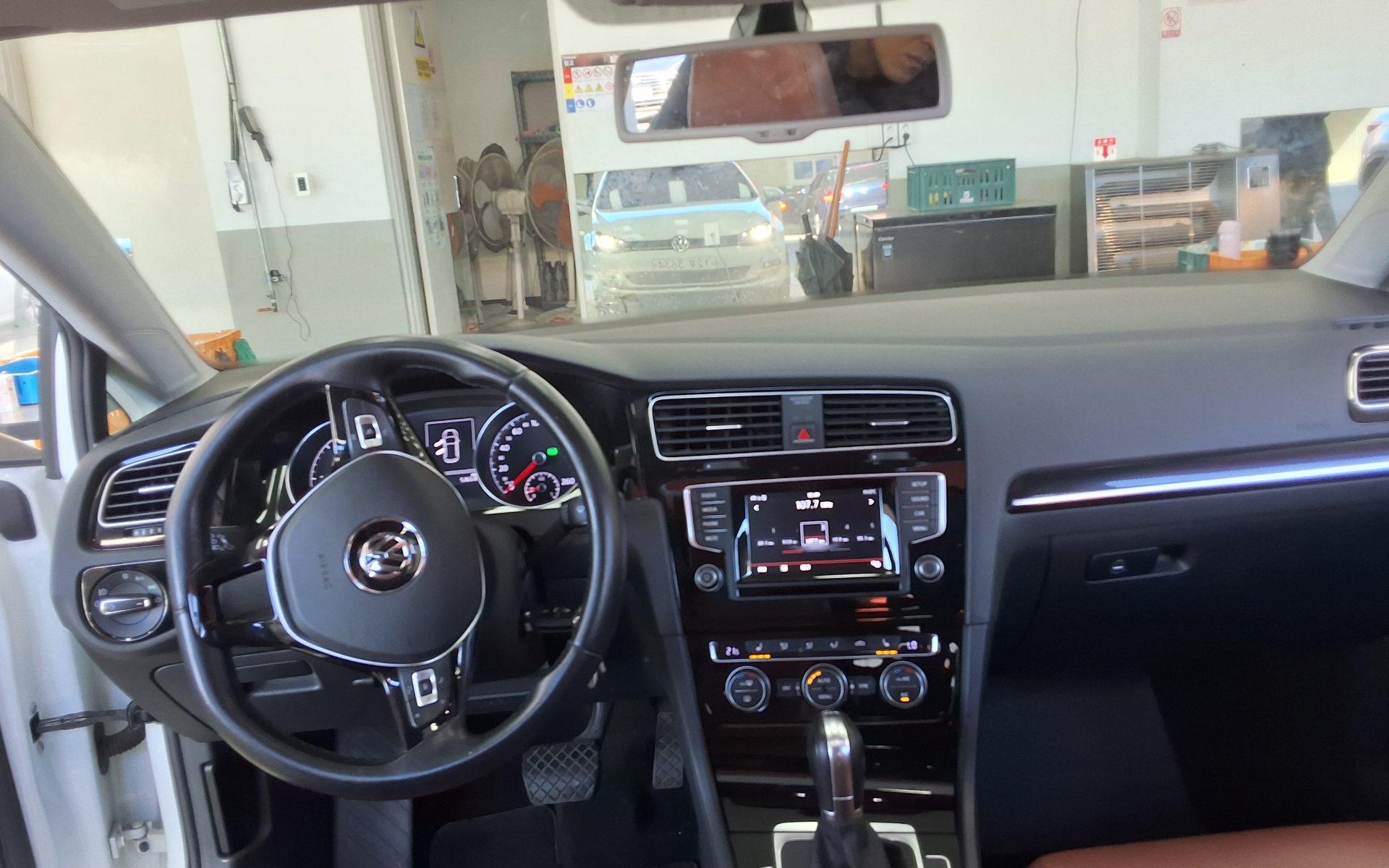 VOLKSWAGEN GOLF (7TH GEN) 2.0 TDI 2015 - zdjęcie 11