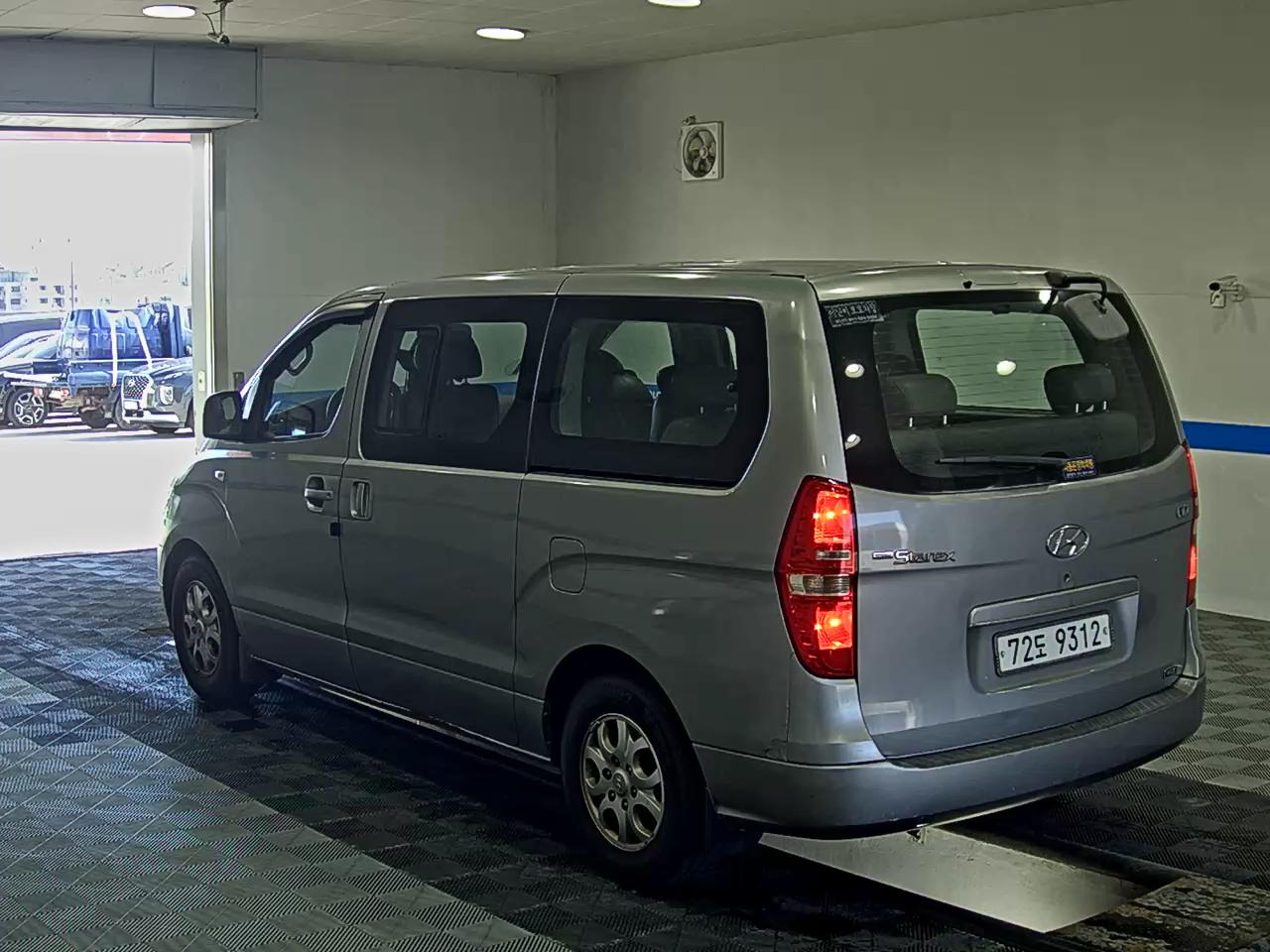 HYUNDAI GRAND STAREX 12-SEATER DIESEL CVX DELUXE 2011 - zdjęcie 6