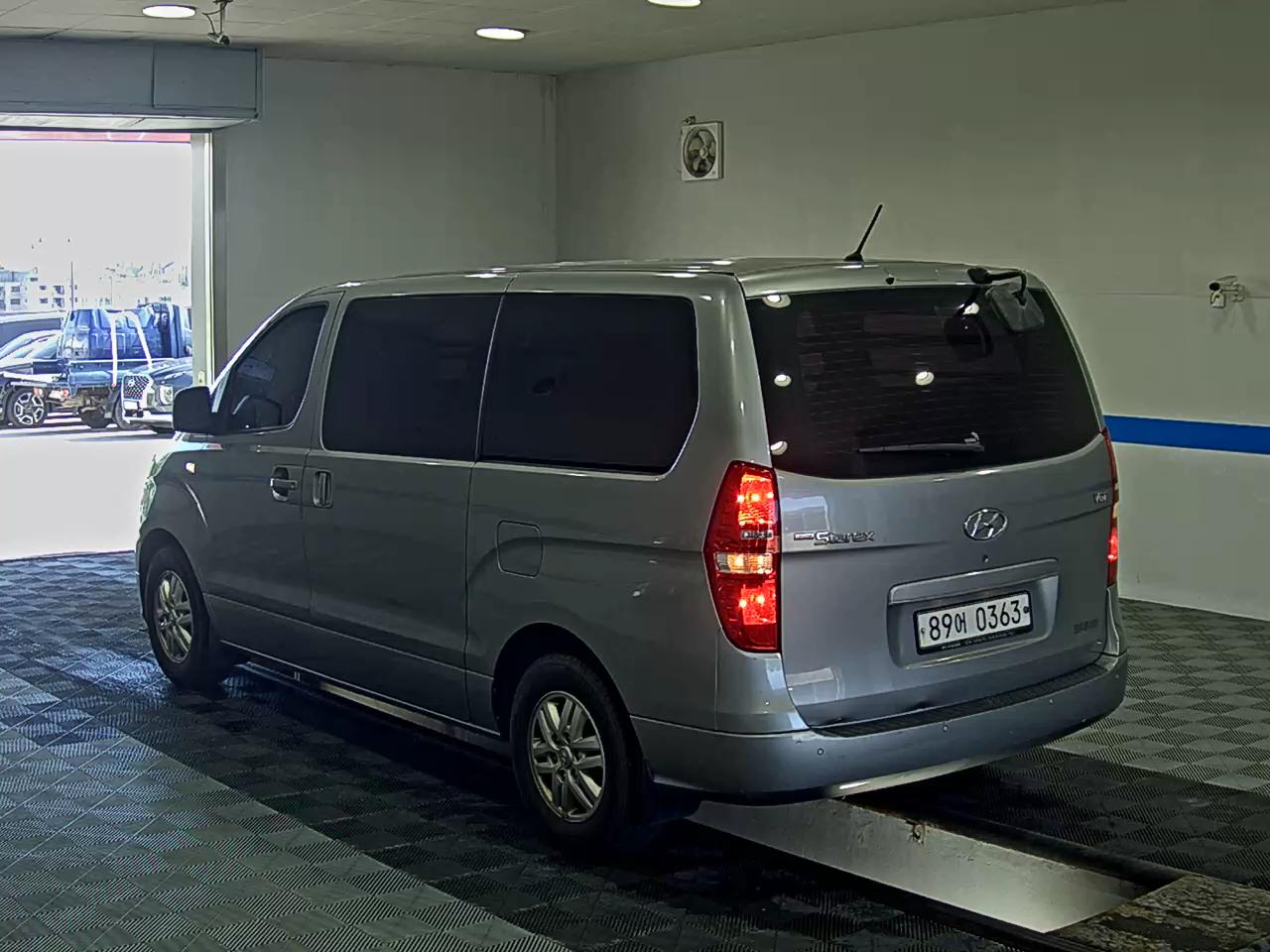 HYUNDAI THE NEW GRAND STAREX 3-SEATER DIESEL VAN SMART 2019 - zdjęcie 6